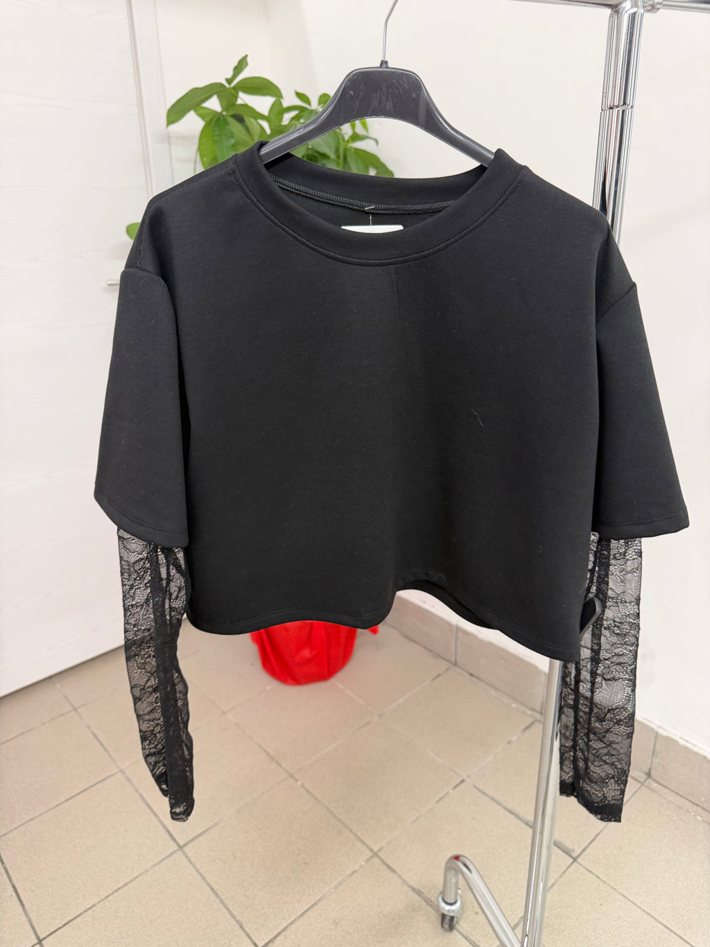 Maglietta con maniche in pizzo crop FGD MODA