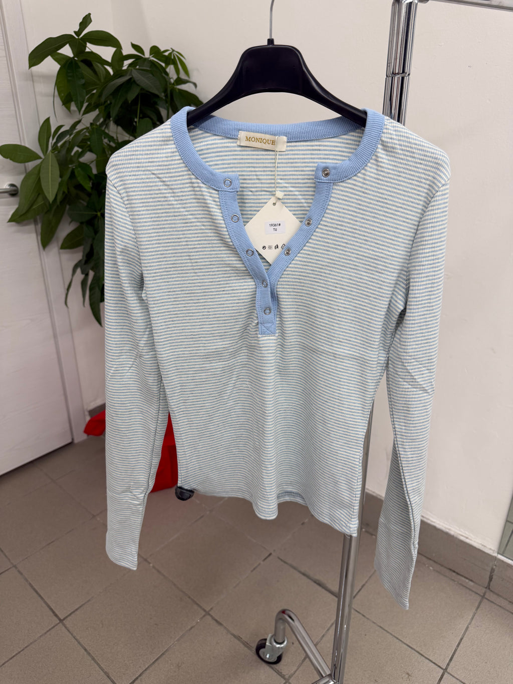 Magliettina a costine a righe con bottoni FGD MODA
