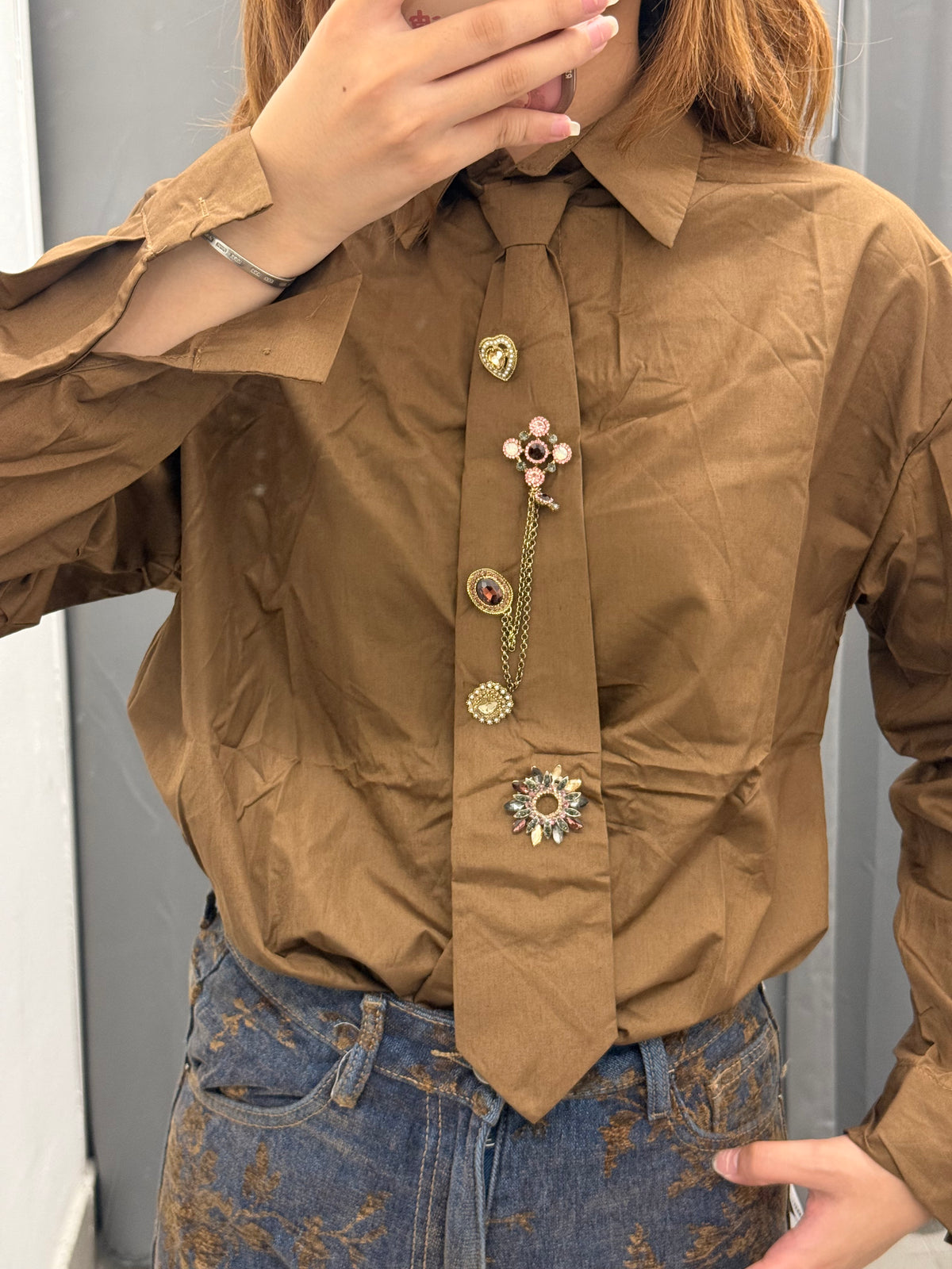 Camicia Over Fit Con Cravatta Con Spille FGD MODA