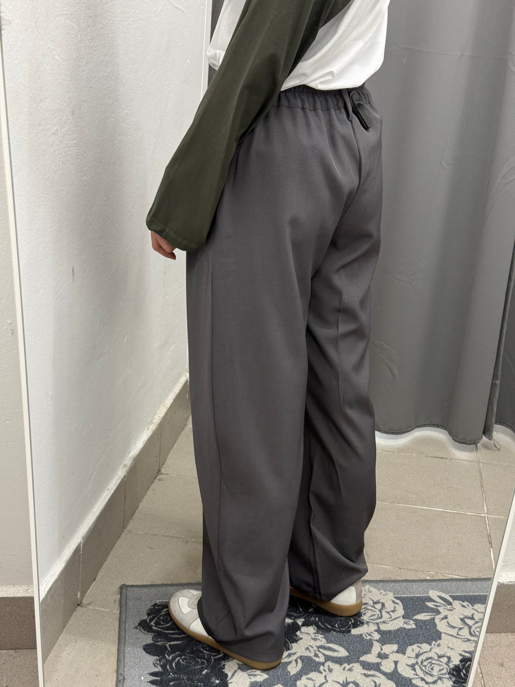 Pantaloni Asimmetrici Con Bottone Laterale FGD MODA
