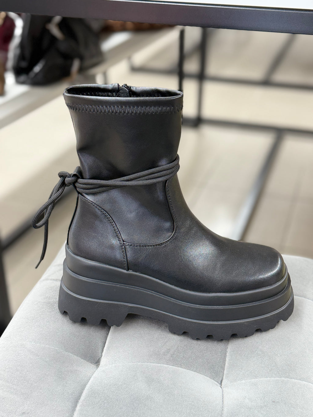 Anfibi platform alta con laccio FGD MODA