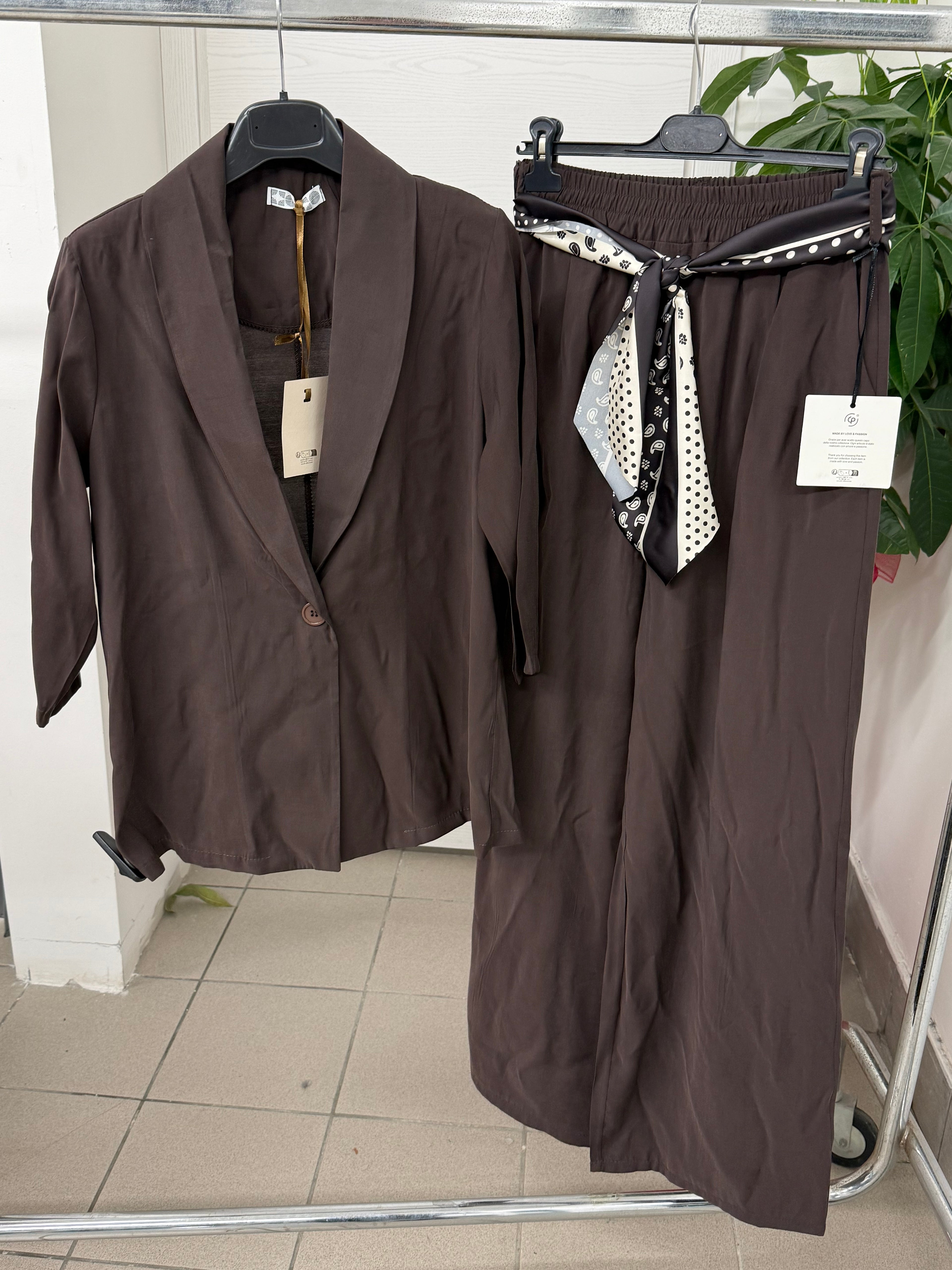 Set coordinato in viscosa Giacca blazer e Pantaloni a palazzo con cinta a foulard FGD MODA