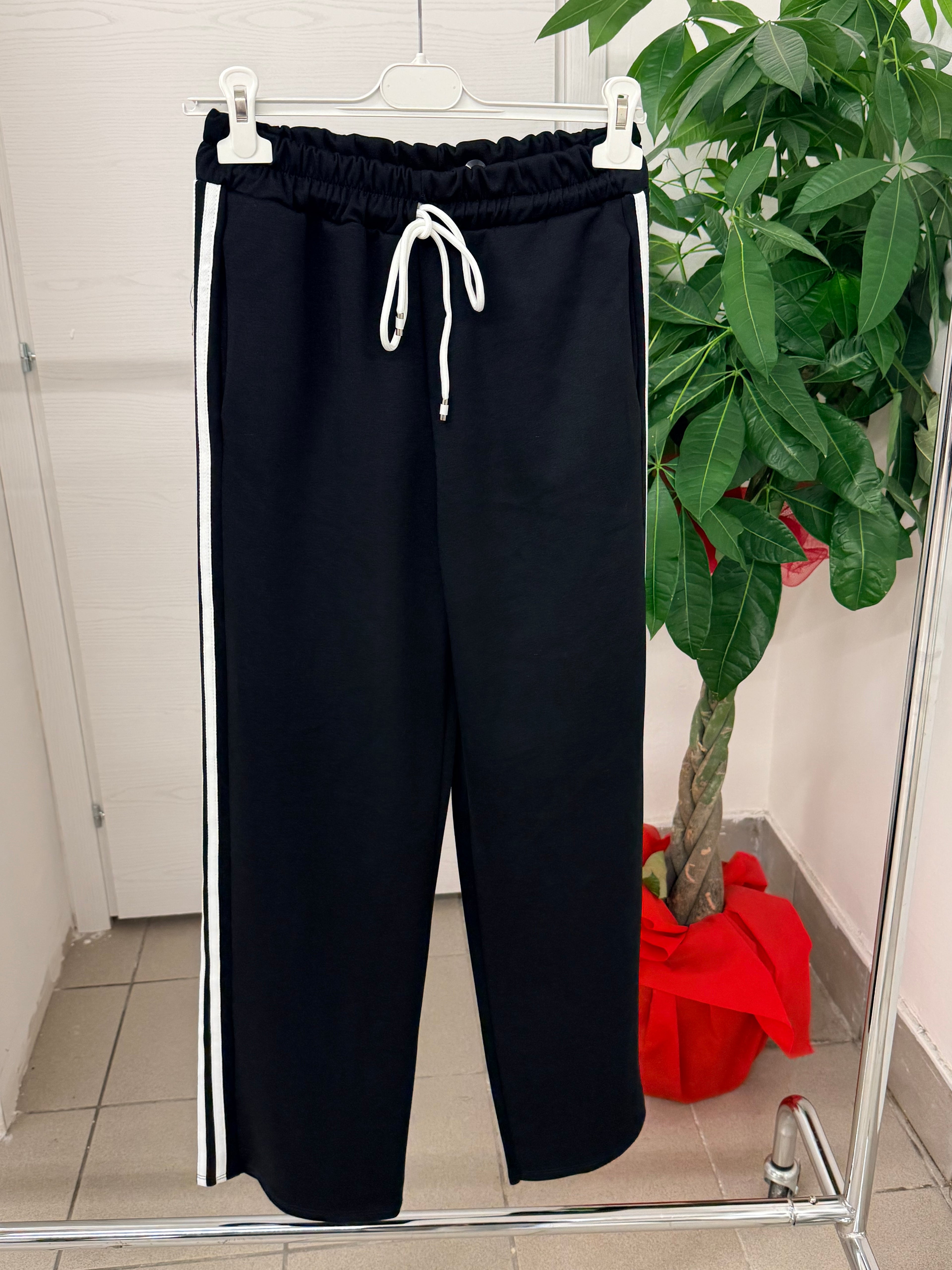 Pantaloni tuta a palazzo con strisce laterali FGD MODA