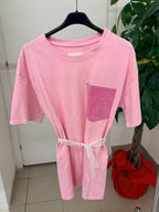 T-shirt in cotone over con tasca brillantinata e cinta FGD MODA