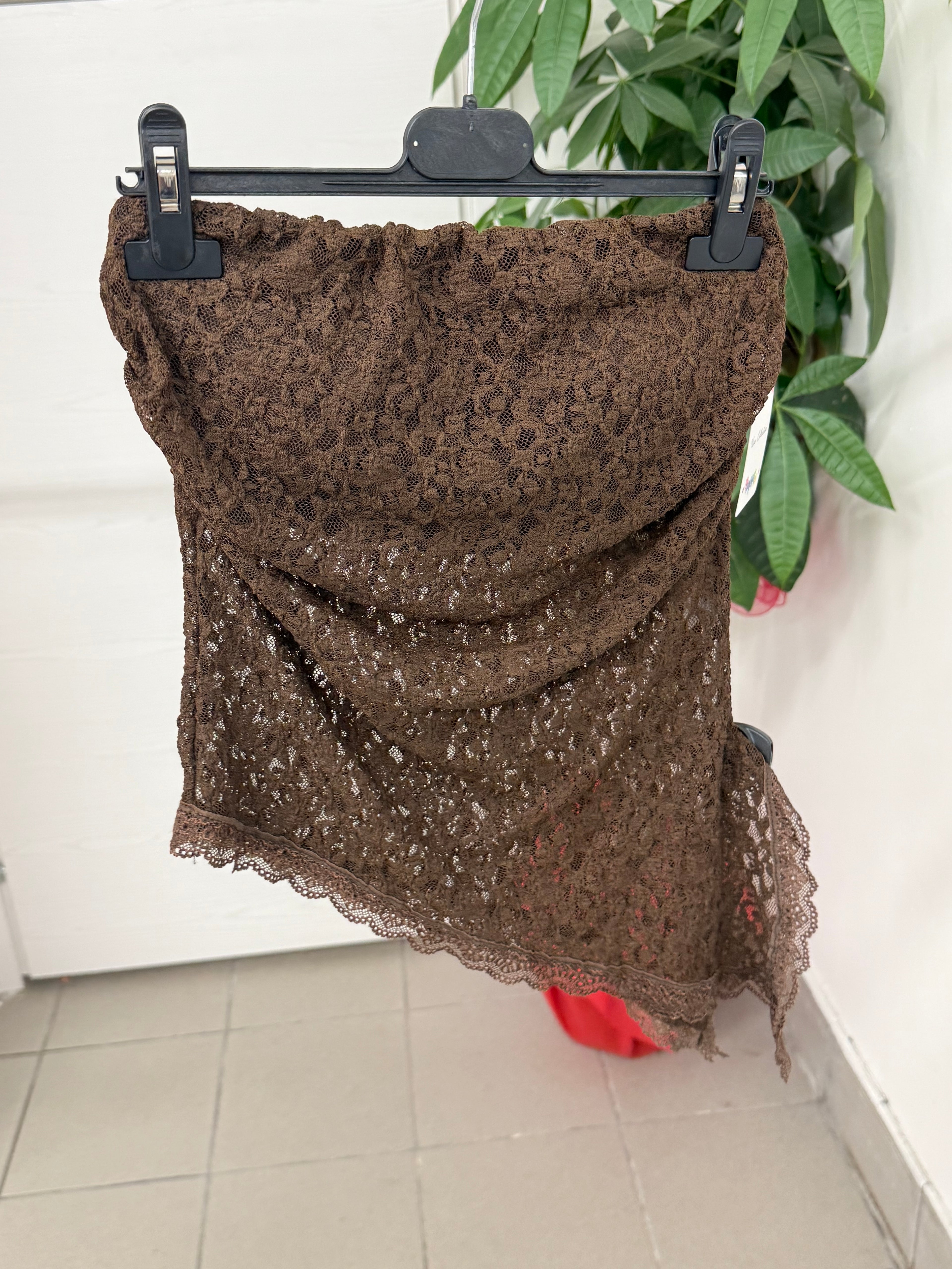 Top a Fascia in Pizzo con Taglio Obliquo FGD MODA