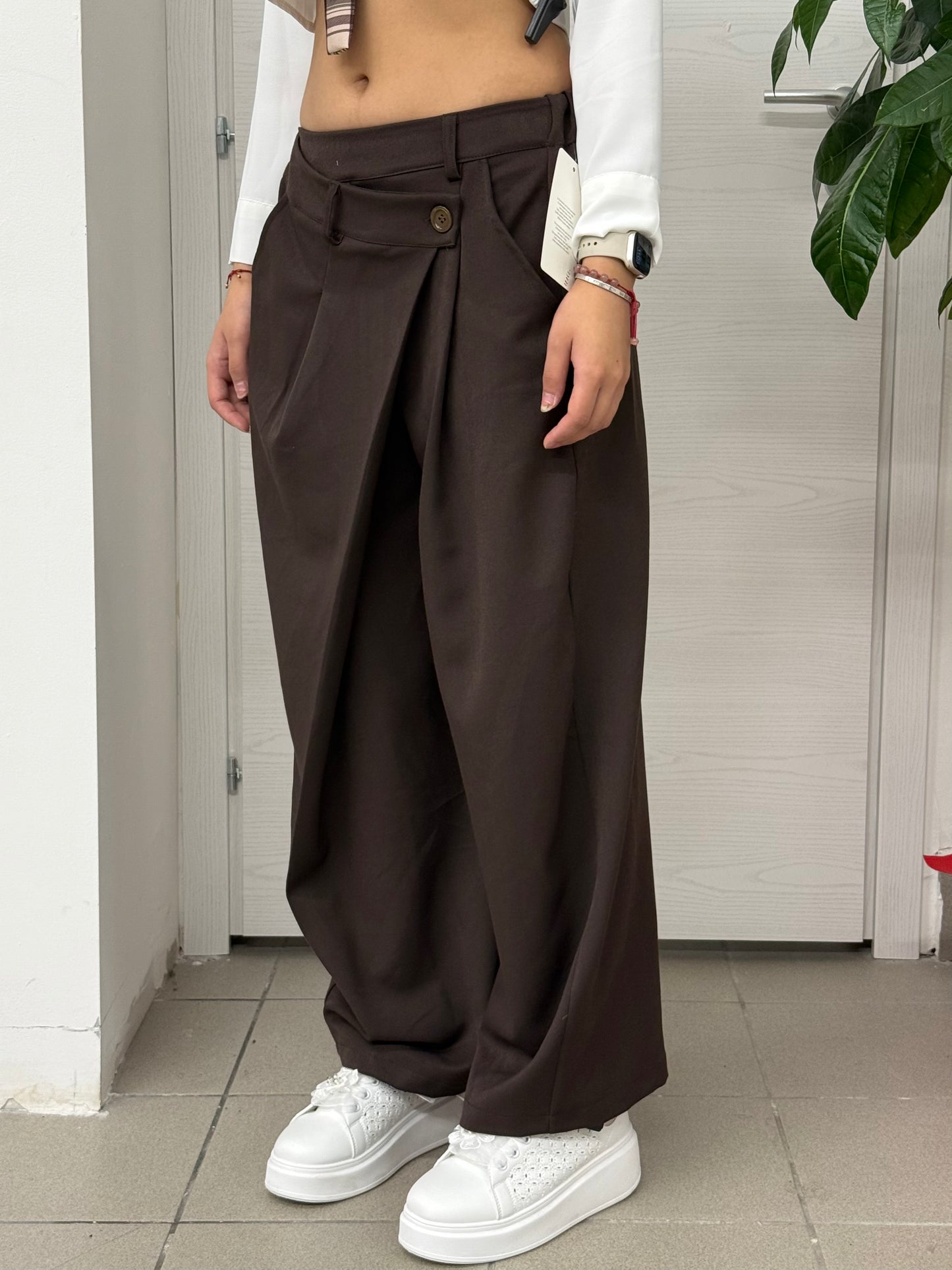 Pantaloni con doppia abbottonatura FGD MODA