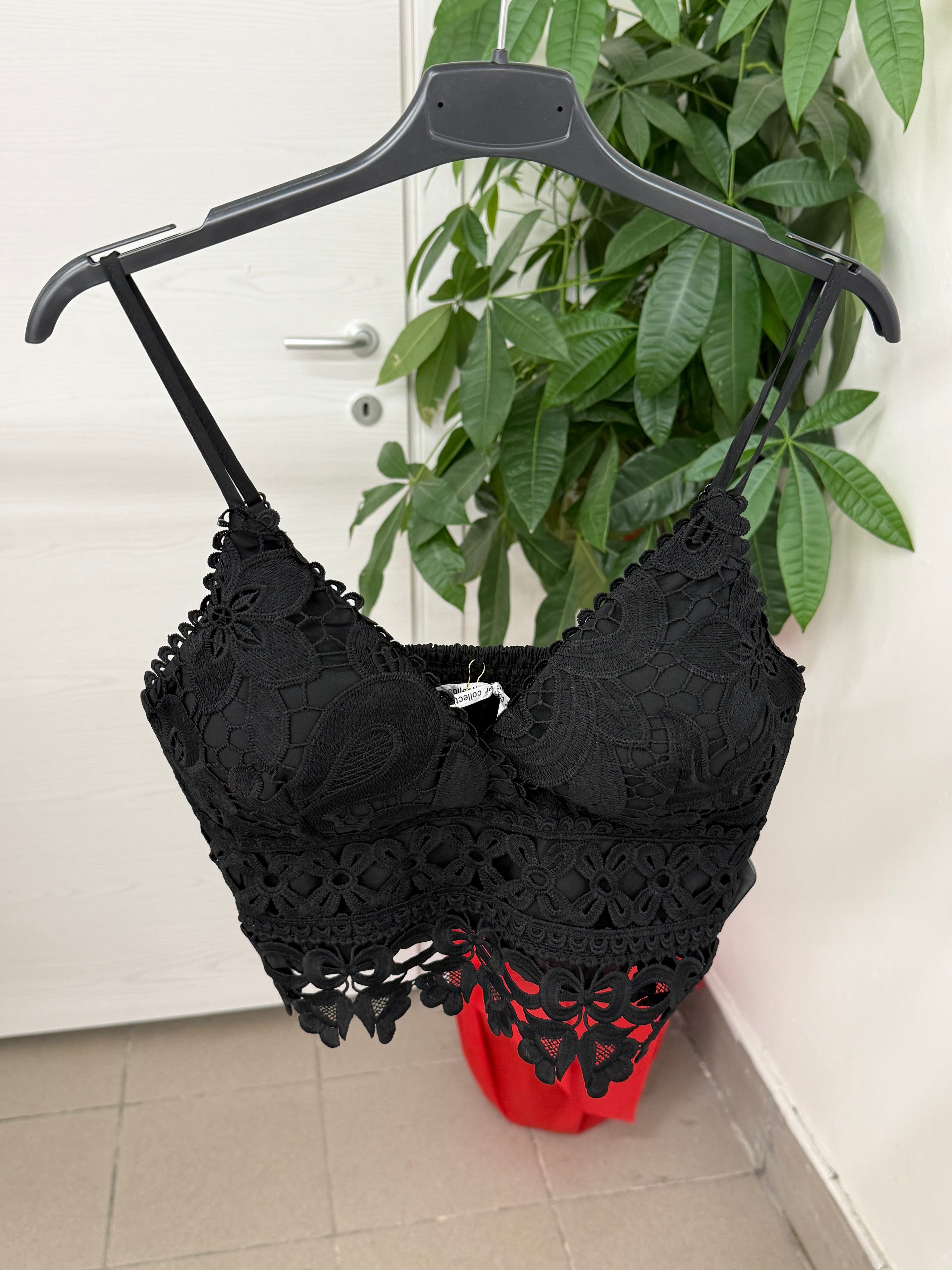 Top crop in pizzo con spalline regolabili FGD MODA
