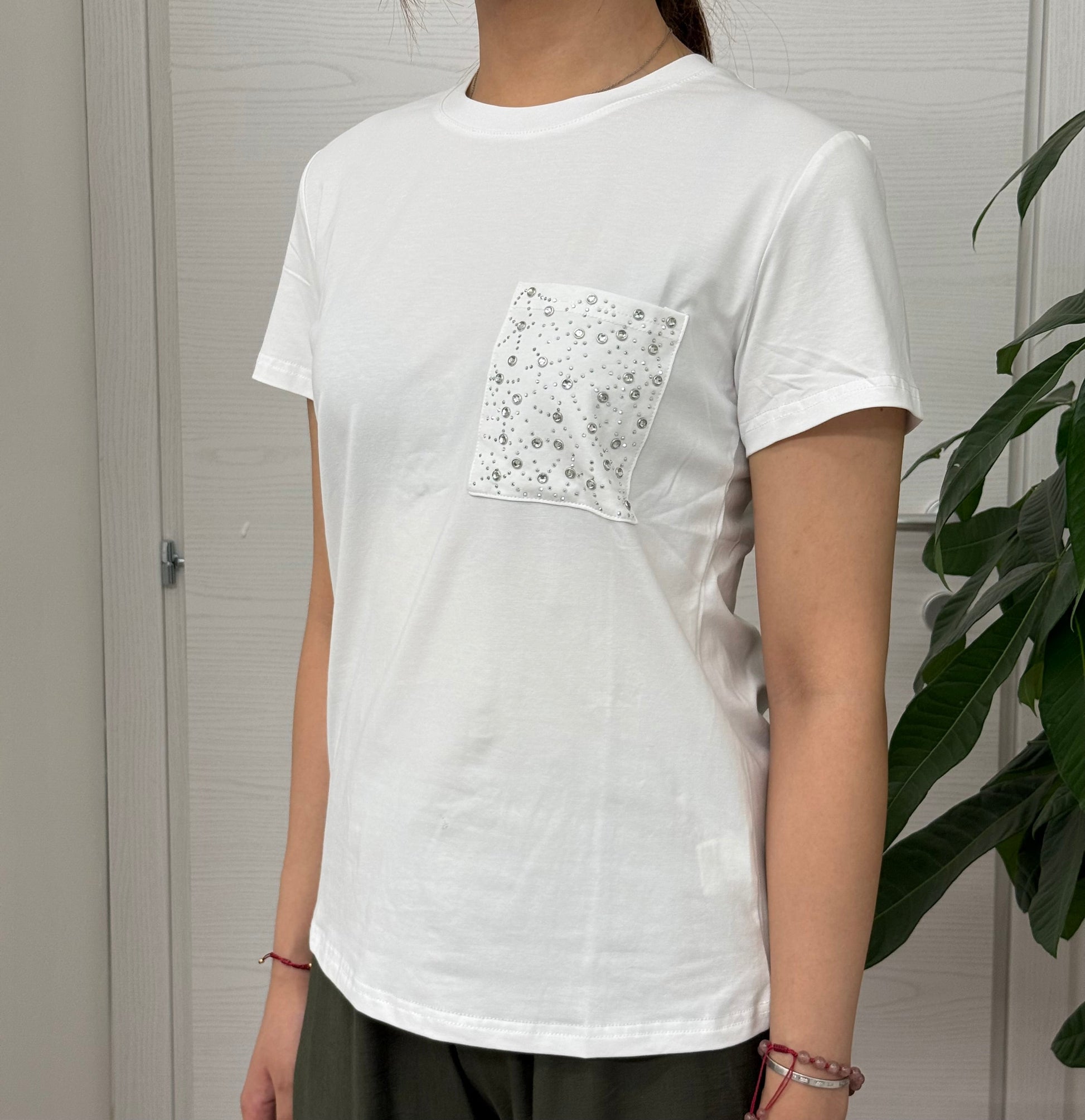 T-shirt con tasca brillantinata FGD MODA