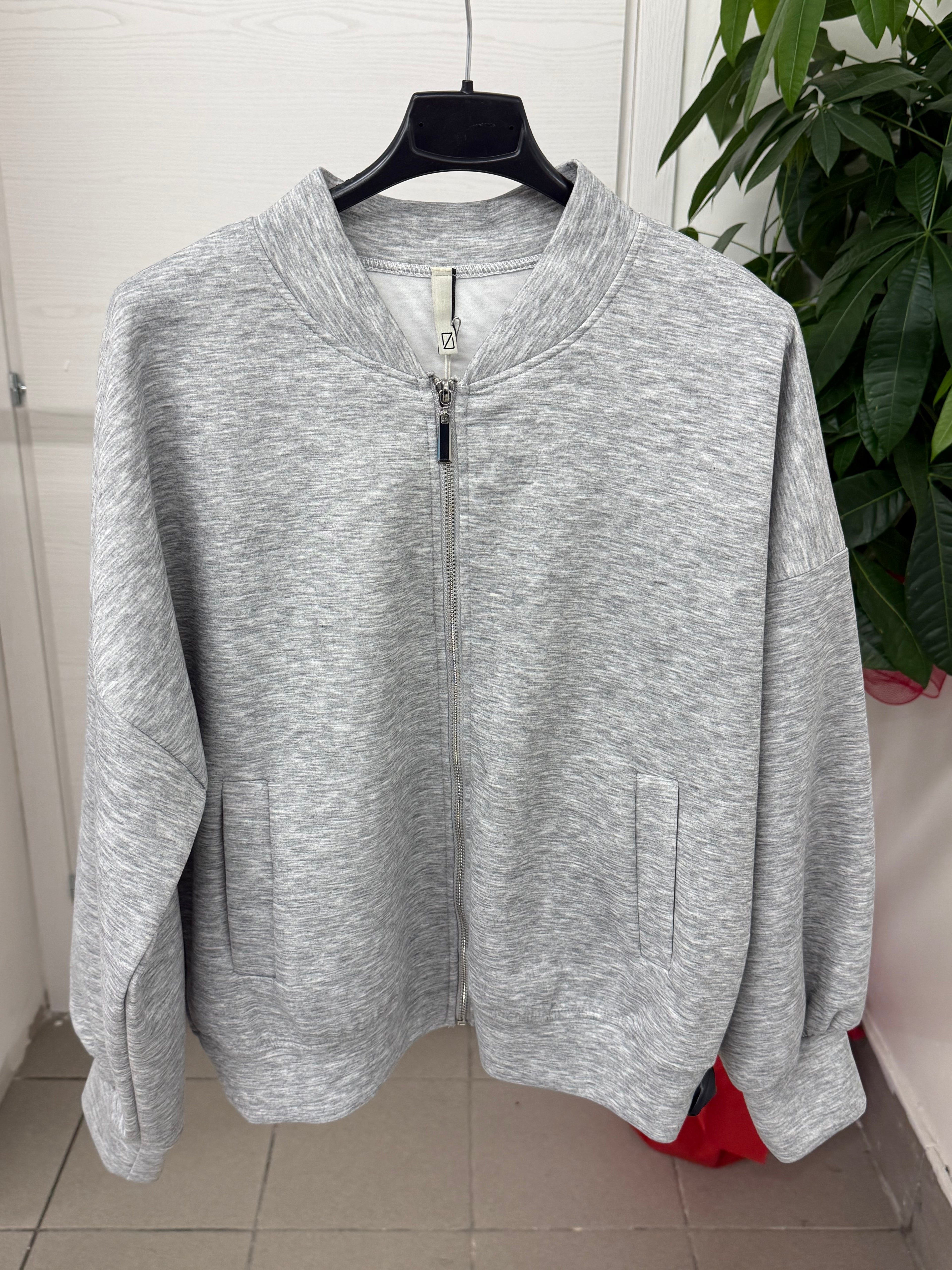 Felpa over fit con chiusura a zip e tasche FGD MODA