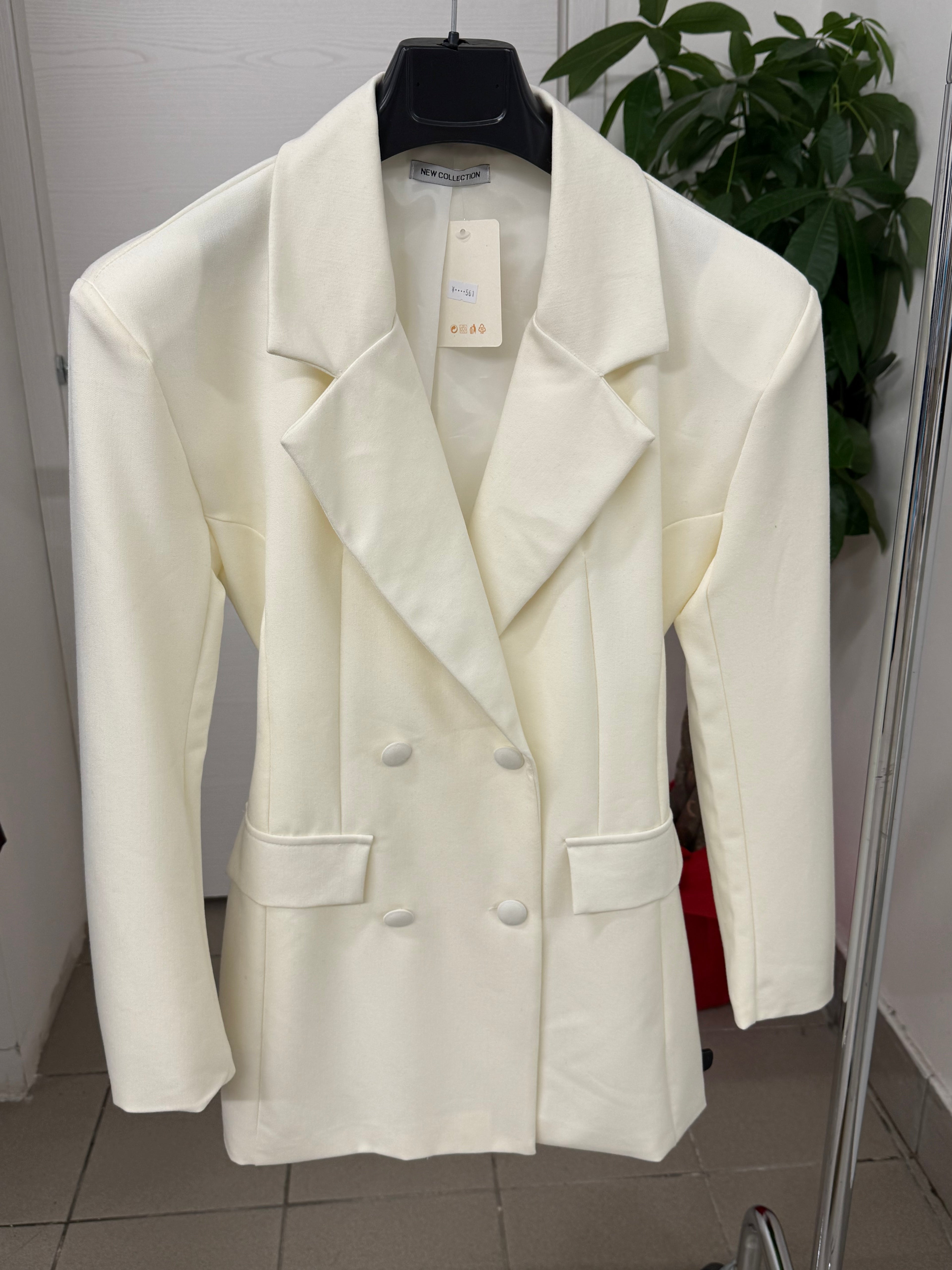 Abito Blazer con cinta regolabile sul retro