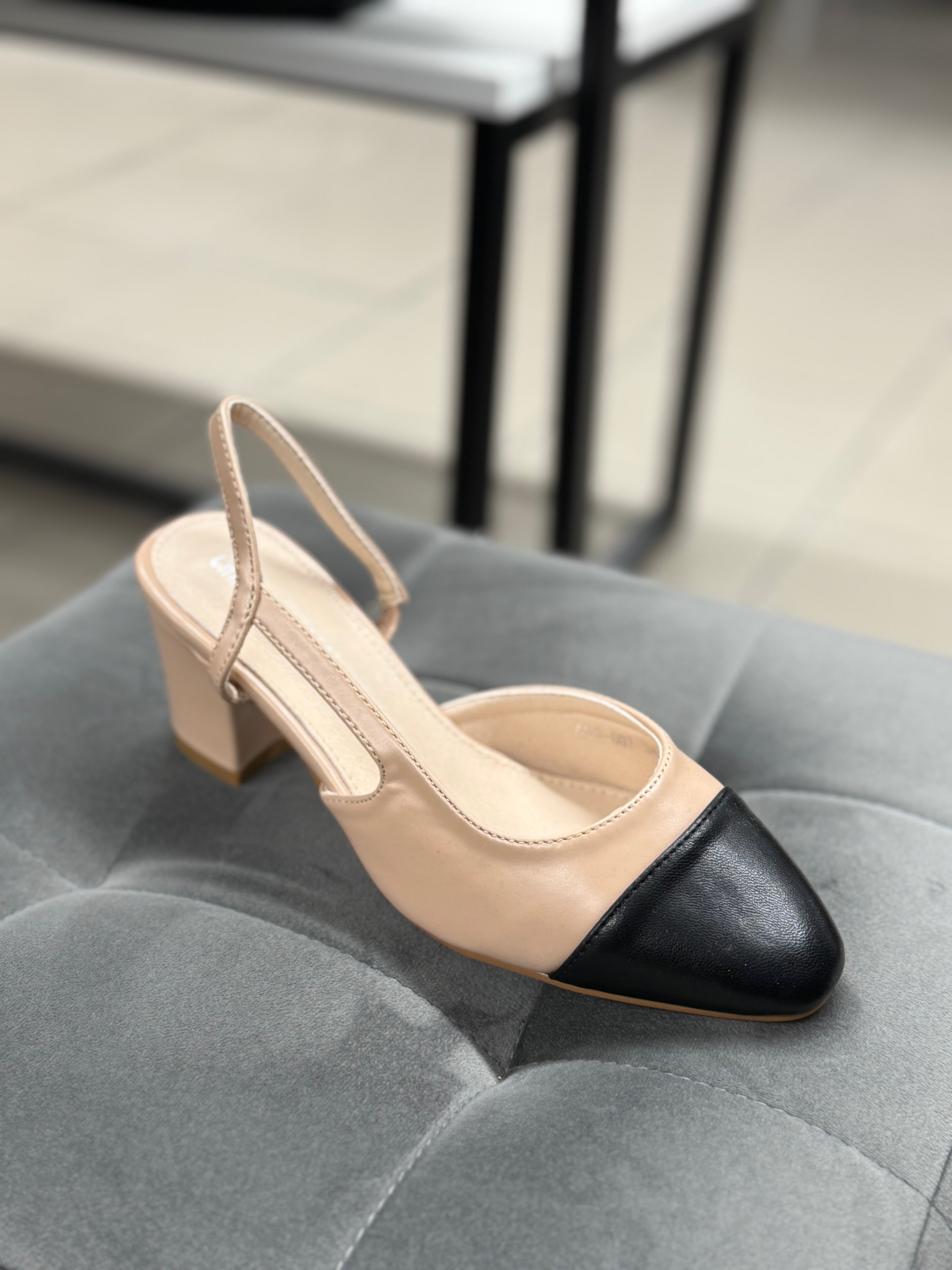 Décolleté bicolore con cinturino tacco 6.5cm FGD MODA