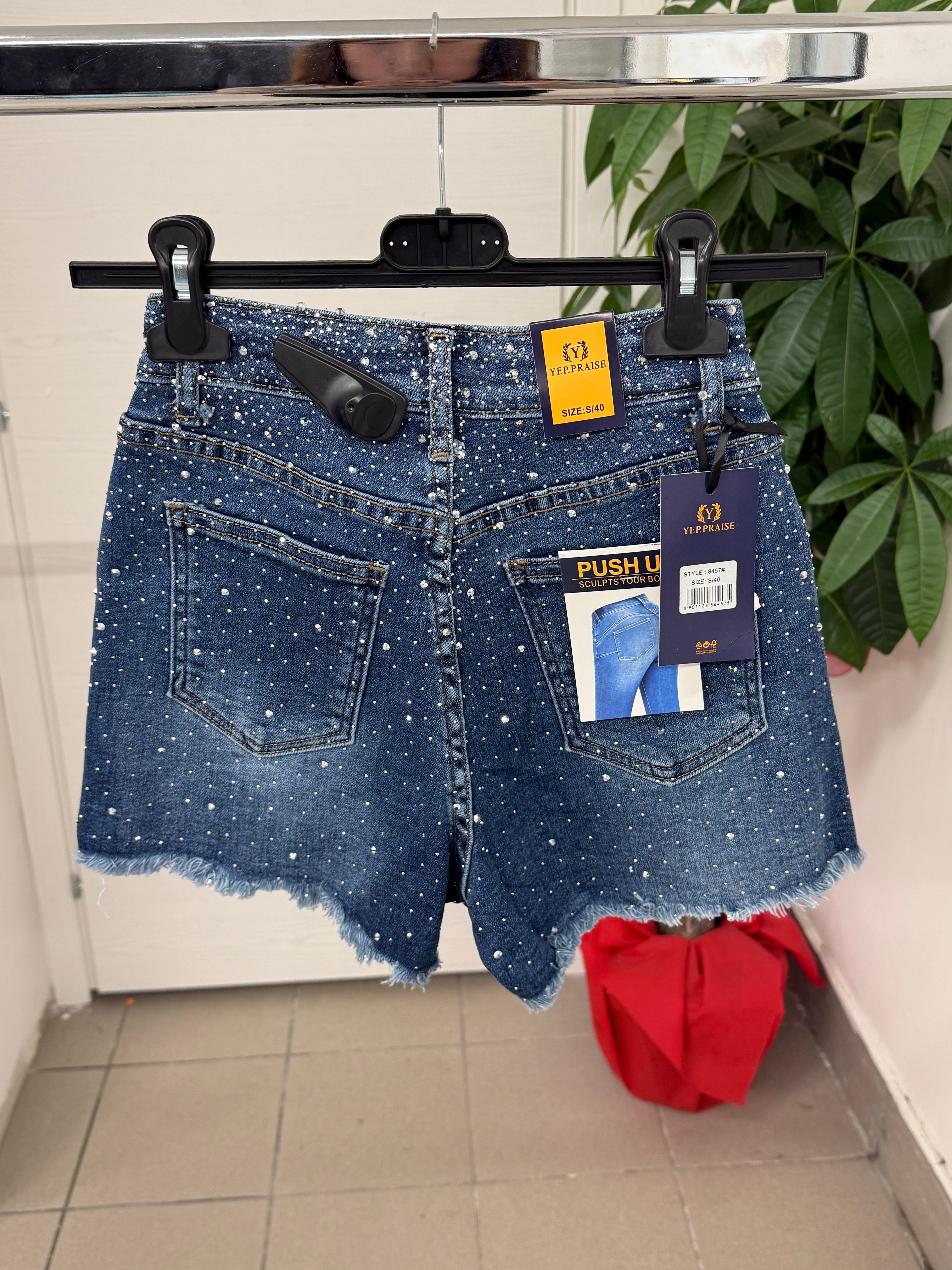 Pantaloncini di jeans push up con brillantini FGD MODA