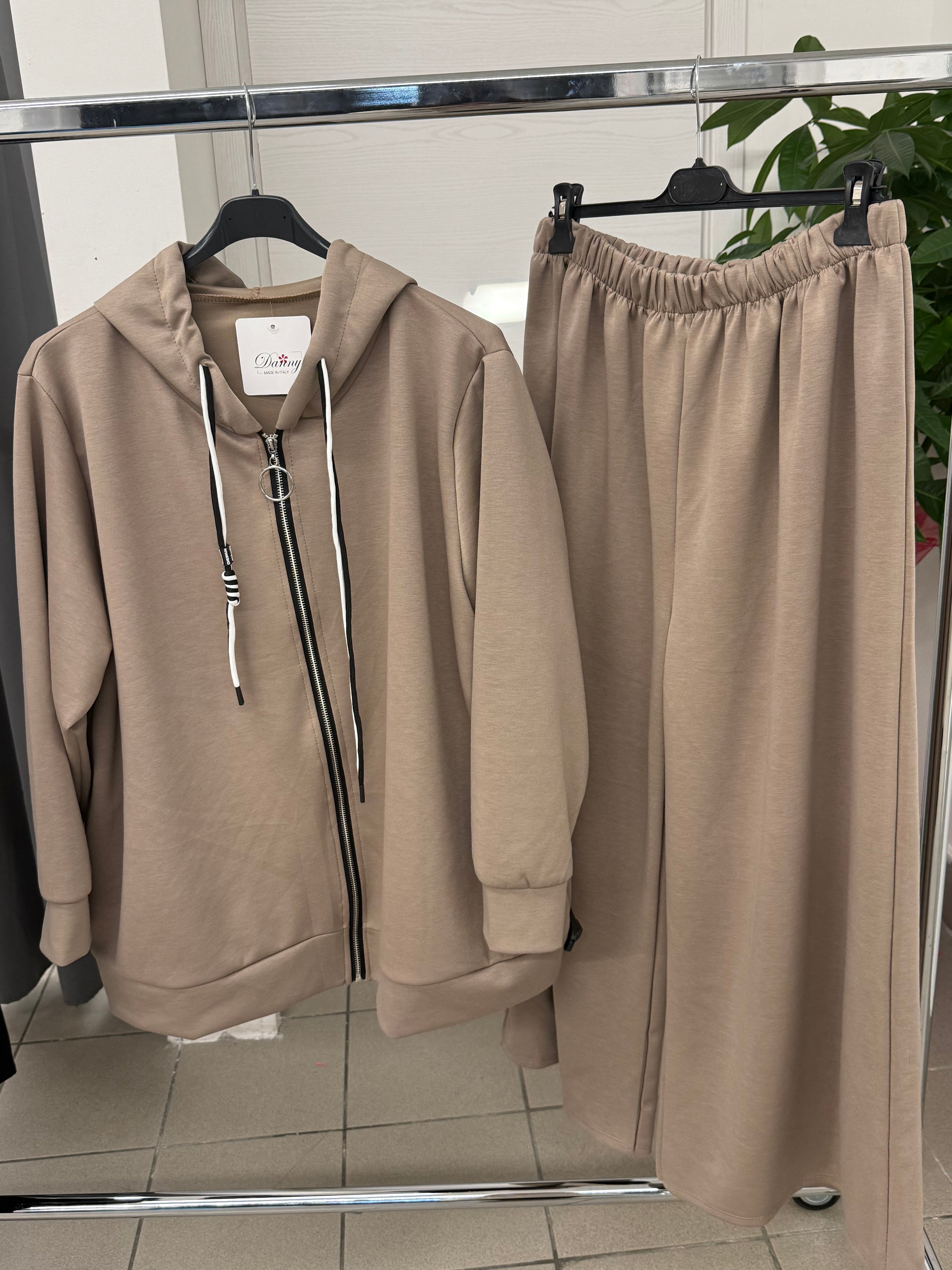 Set coordinato Felpa con zip con cappuccio e Pantaloni a palazzo per taglie curvy