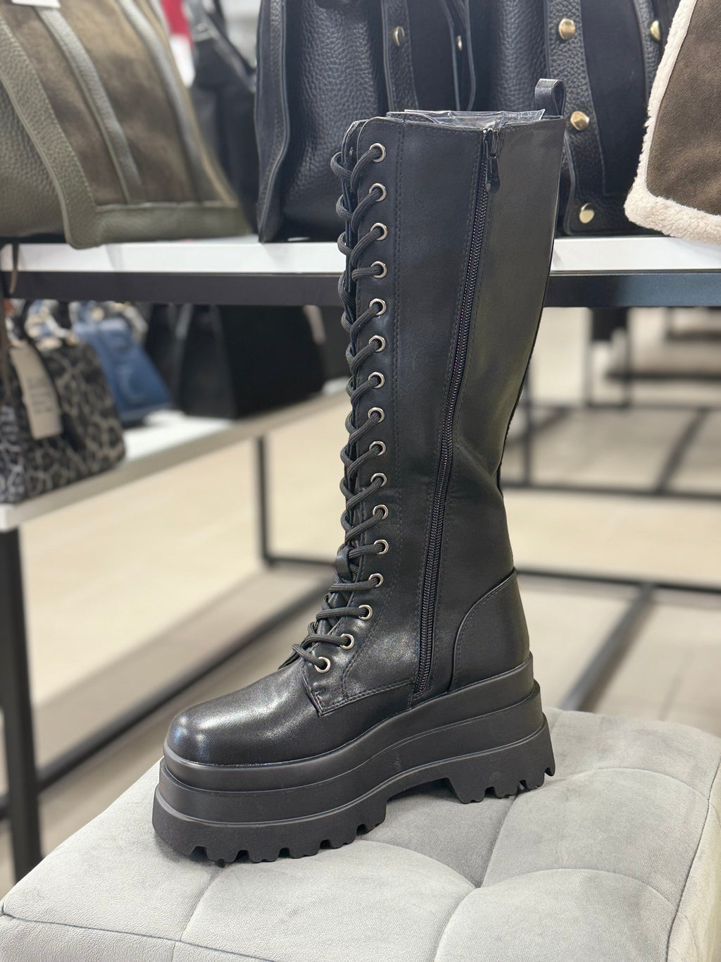 Stivali in ecopelle con lacci con platform alta FGD MODA