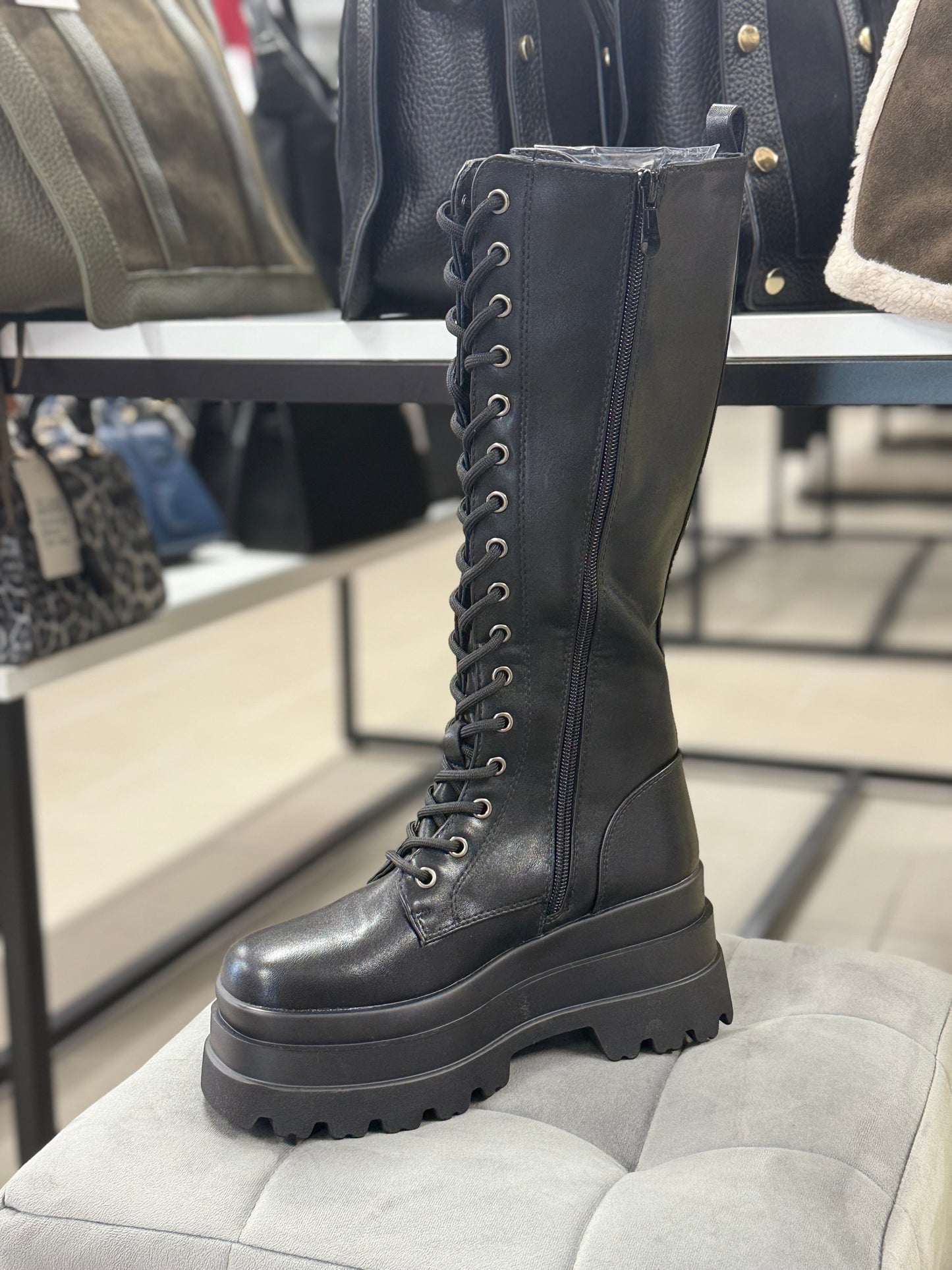 Stivali in ecopelle con lacci con platform alta FGD MODA