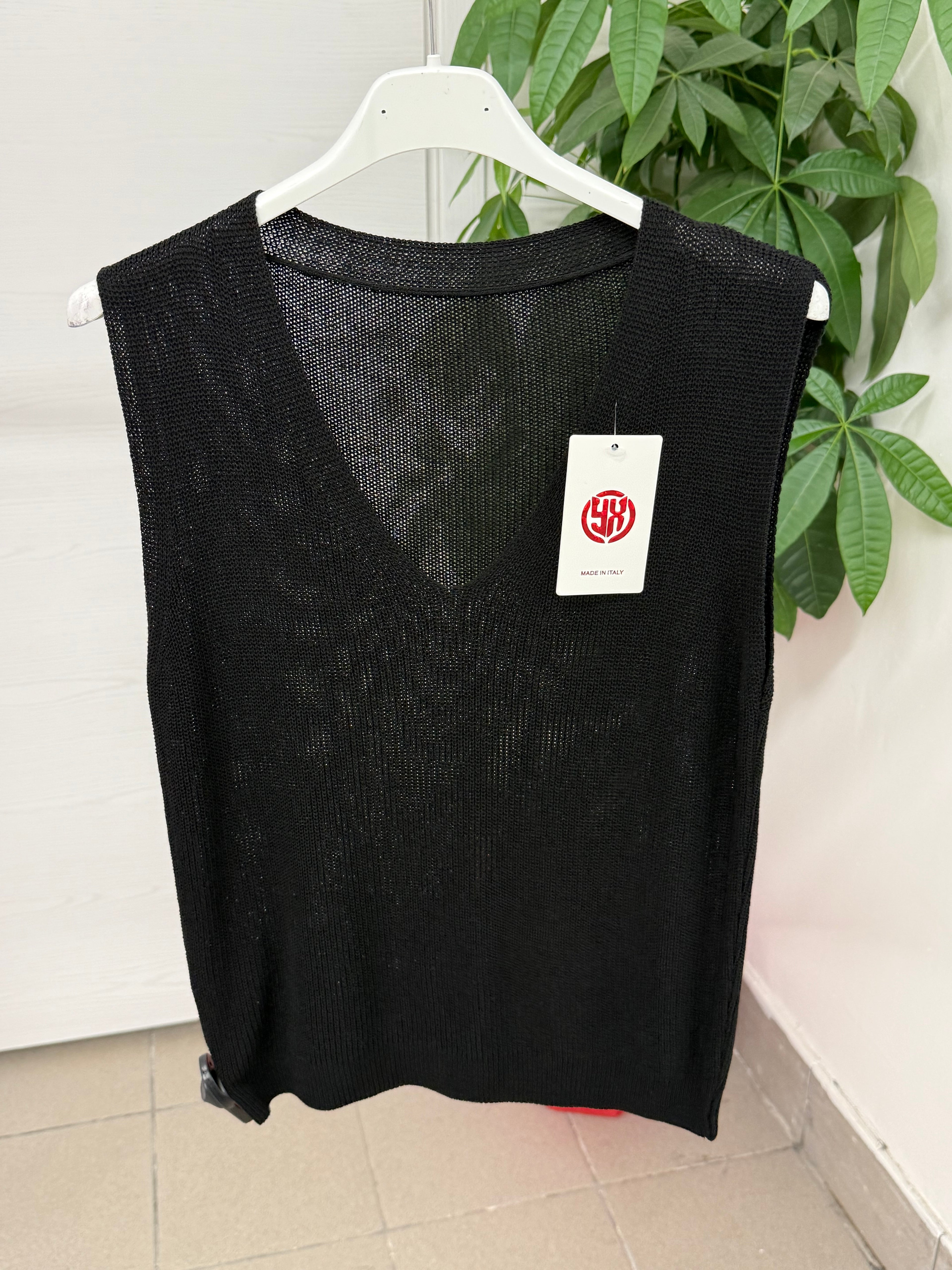 Maglia smanicata con scollo a V FGD MODA
