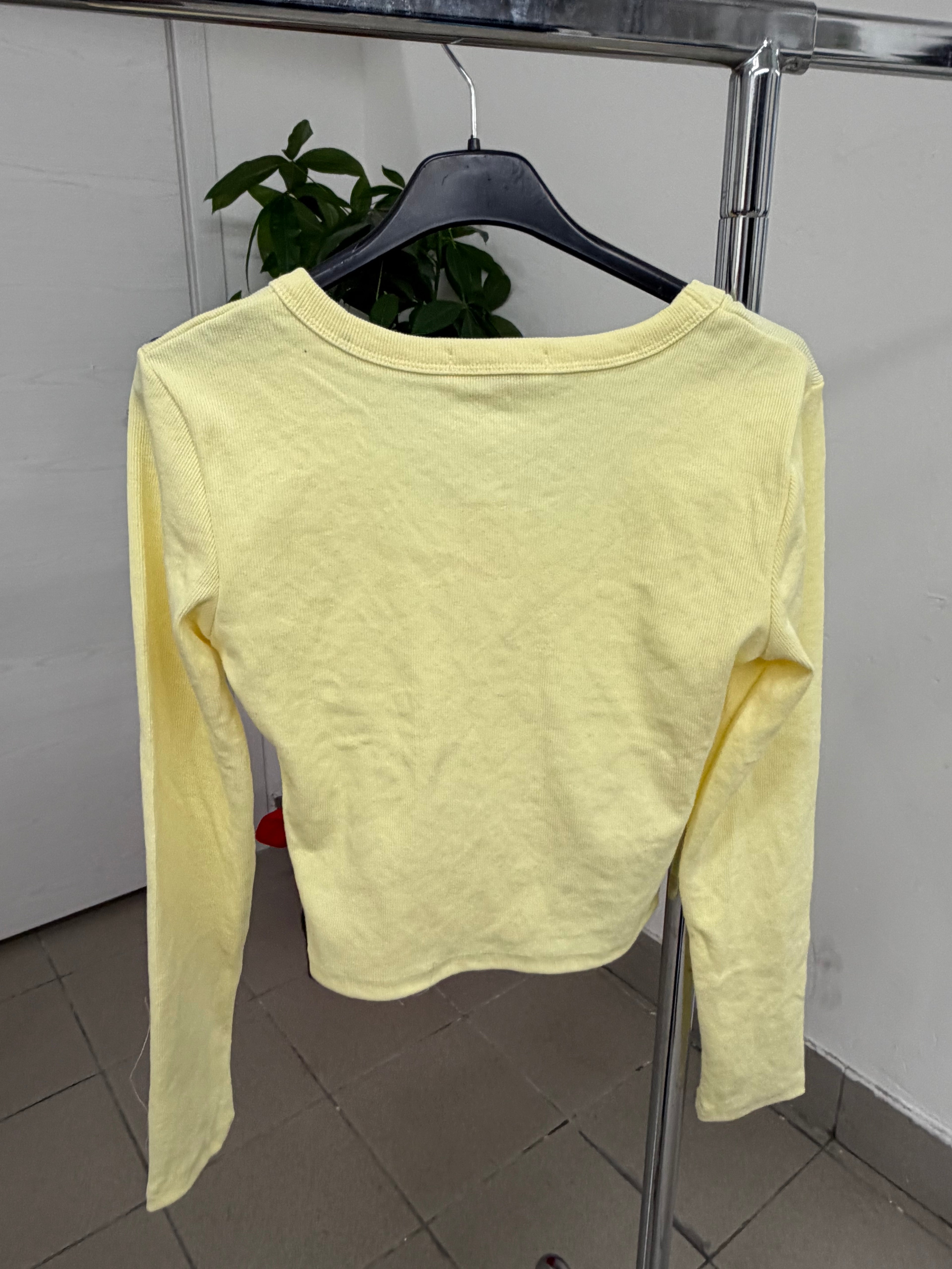 Magliettina corta a costine con scollo a V FGD MODA
