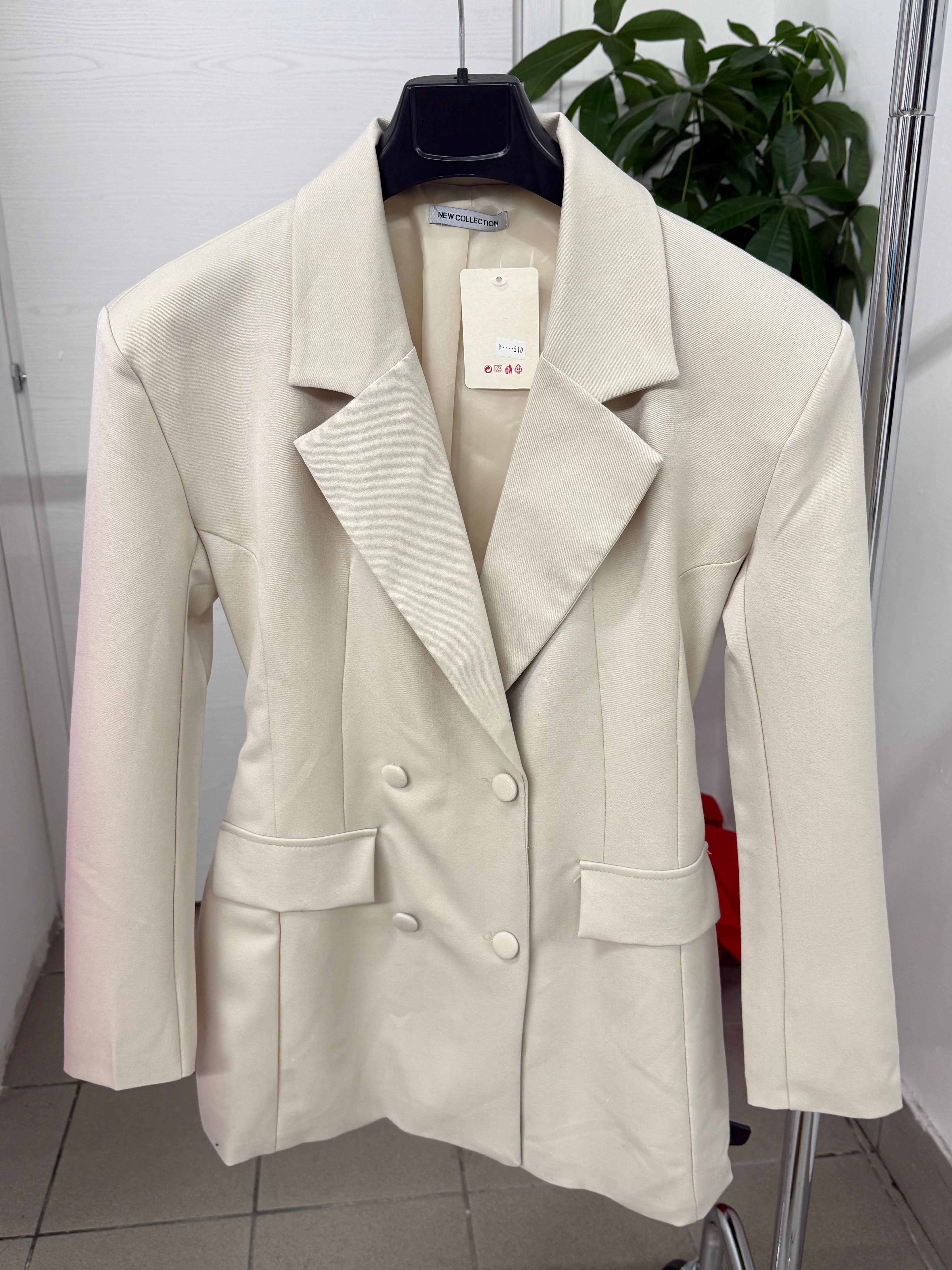 Abito Blazer con cinta regolabile sul retro