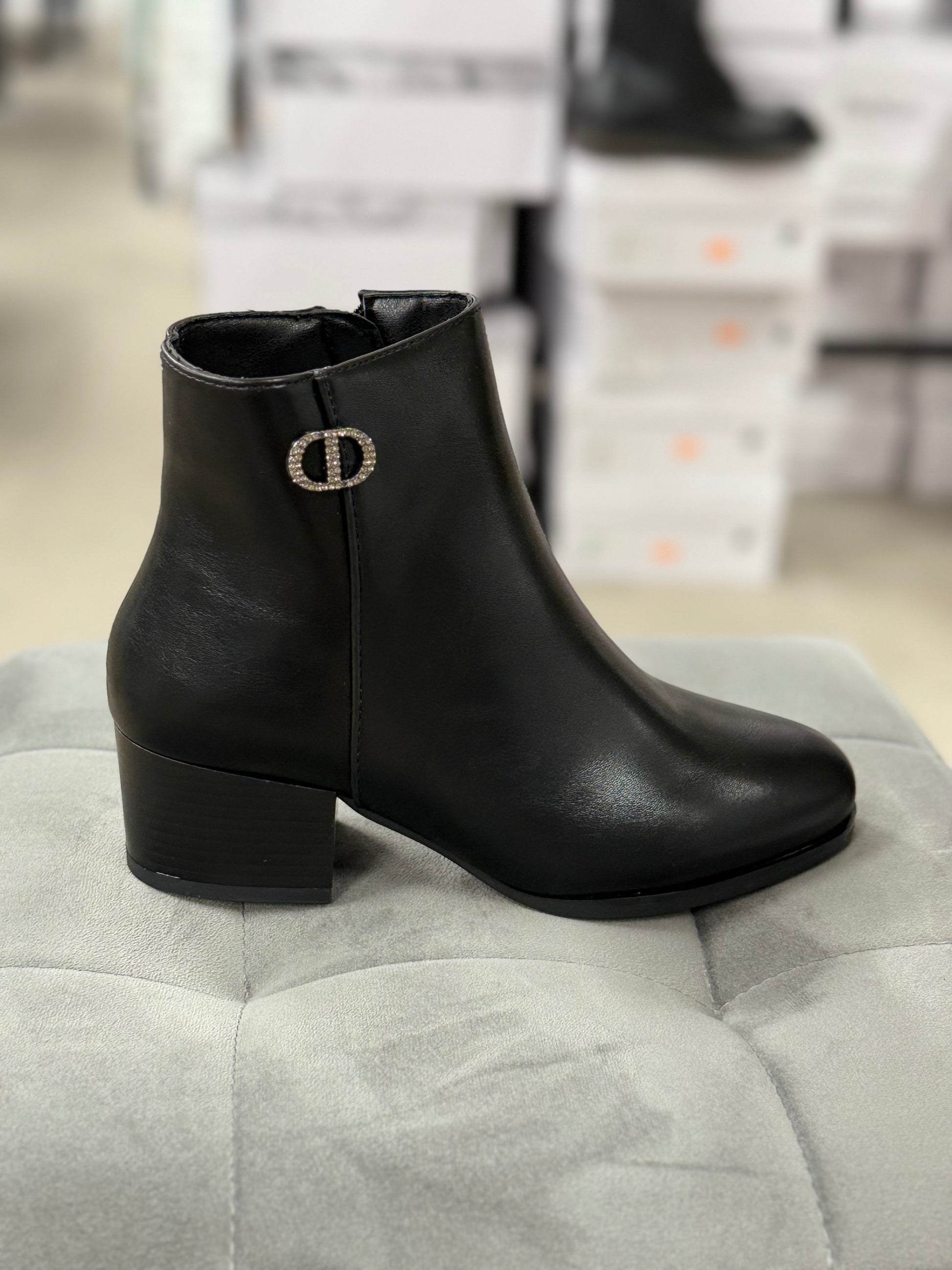 Stivaletti in ecopelle tacco 5cm FGD MODA