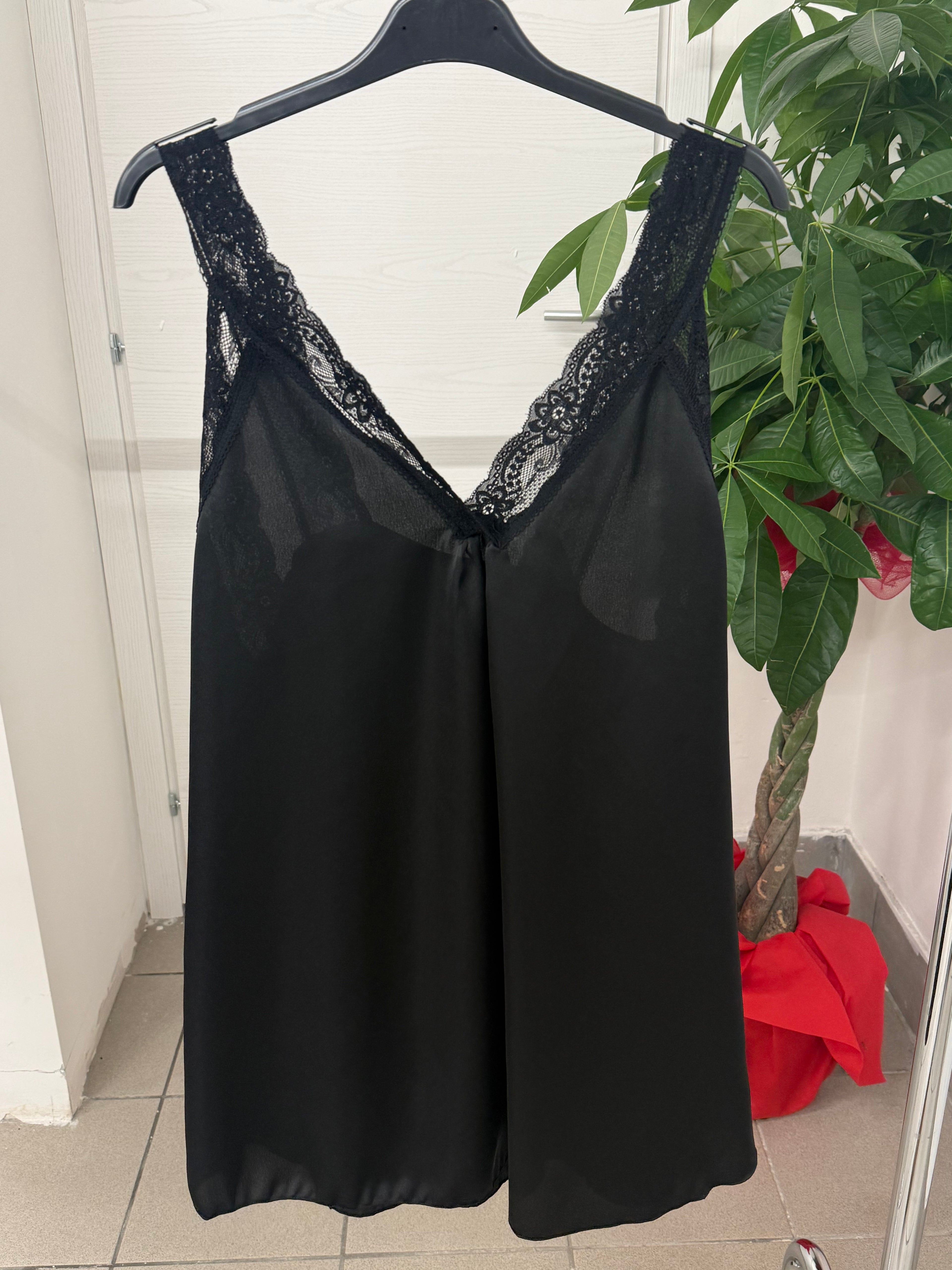 Canotta con bordo in pizzo