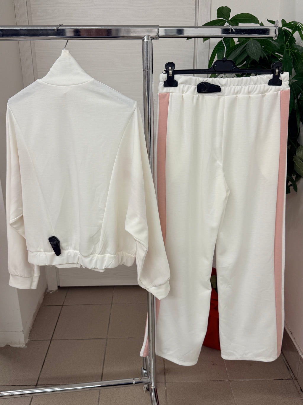 Set coordinato Felpa over fit con zip e Pantaloni a palazzo con strisce laterali FGD MODA