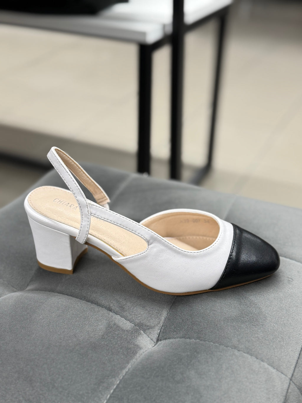 Décolleté bicolore con cinturino tacco 6.5cm FGD MODA