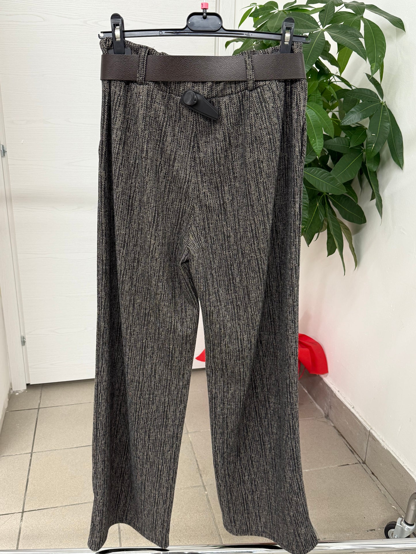 Pantaloni a palazzo brillantinati con cinta