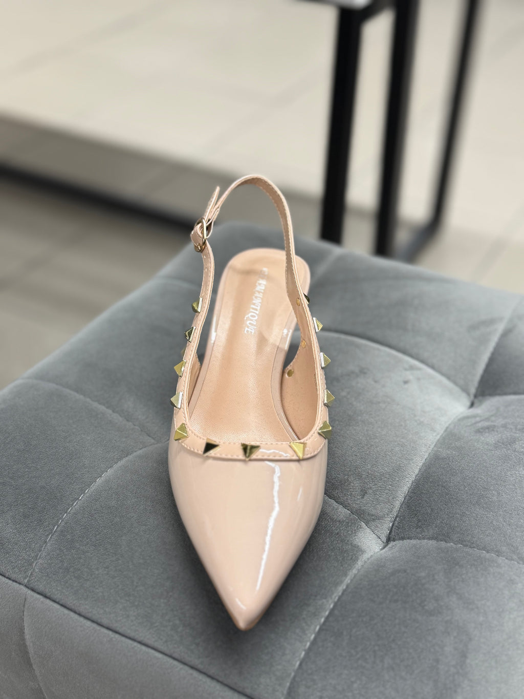 Décolleté lucidi con borchie con cinturino tacco 5cm FGD MODA
