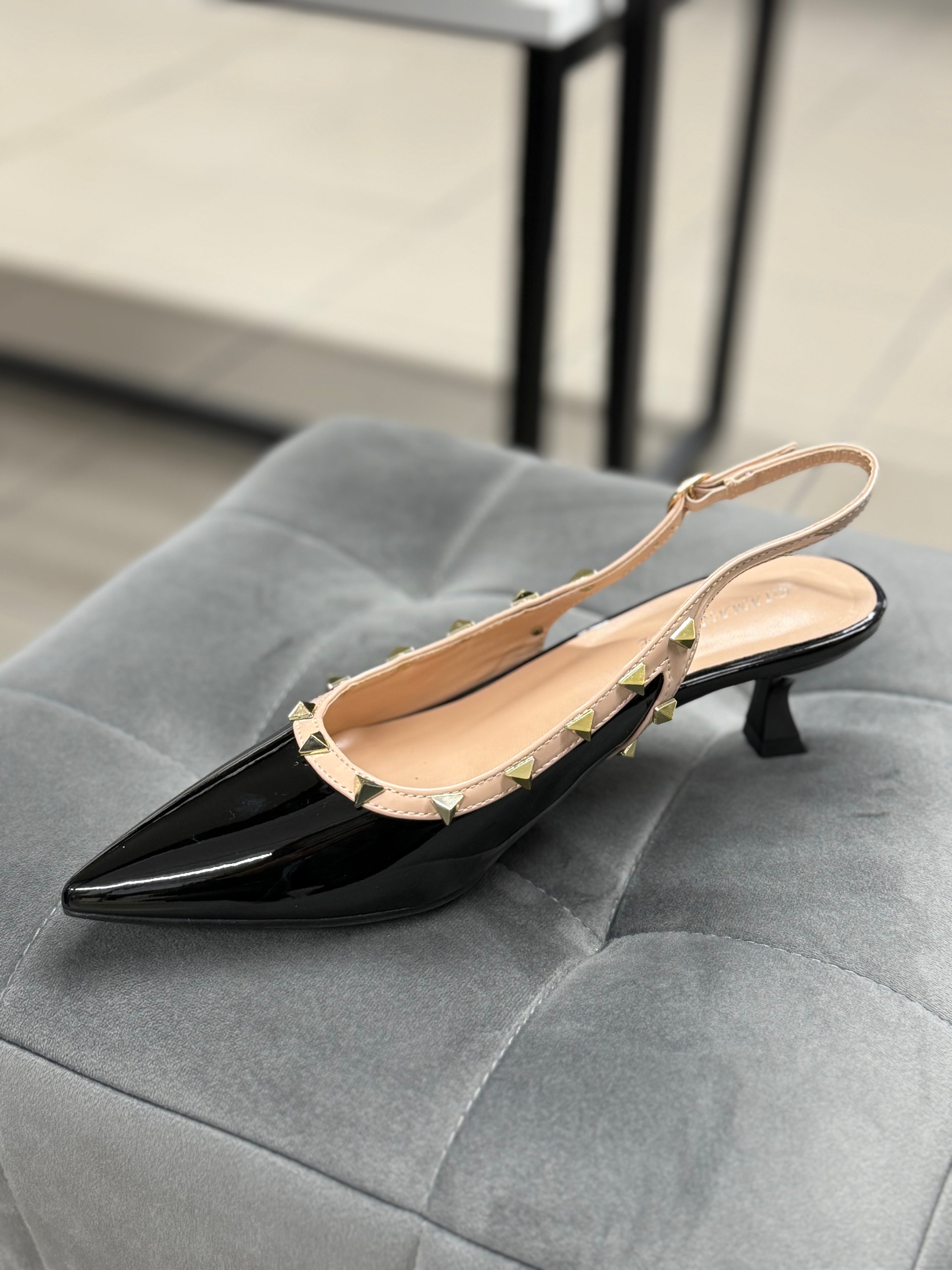 Décolleté lucidi con borchie con cinturino tacco 5cm FGD MODA