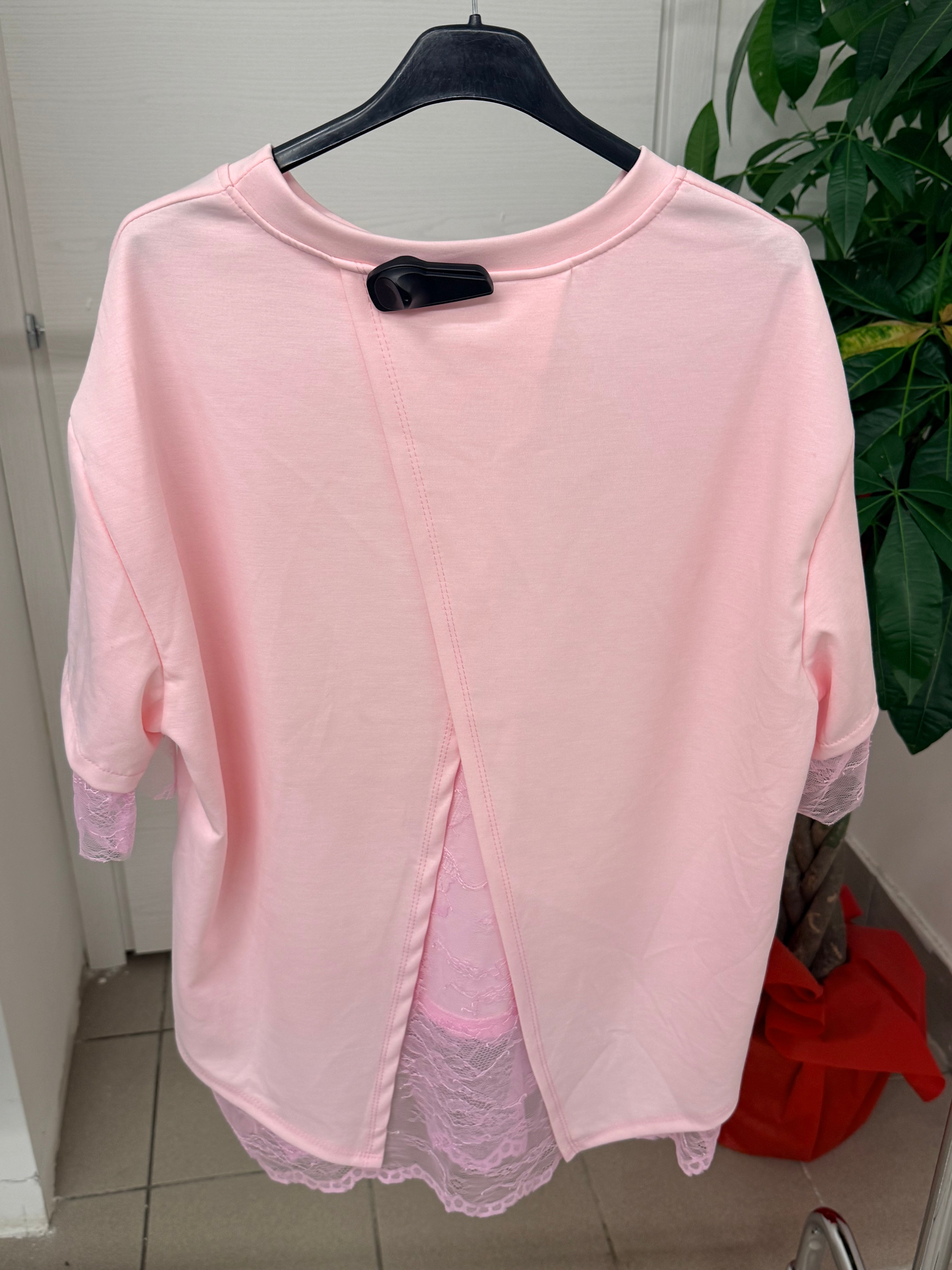 Maglietta over fit con spacco posteriore e bordi in pizzo FGD MODA