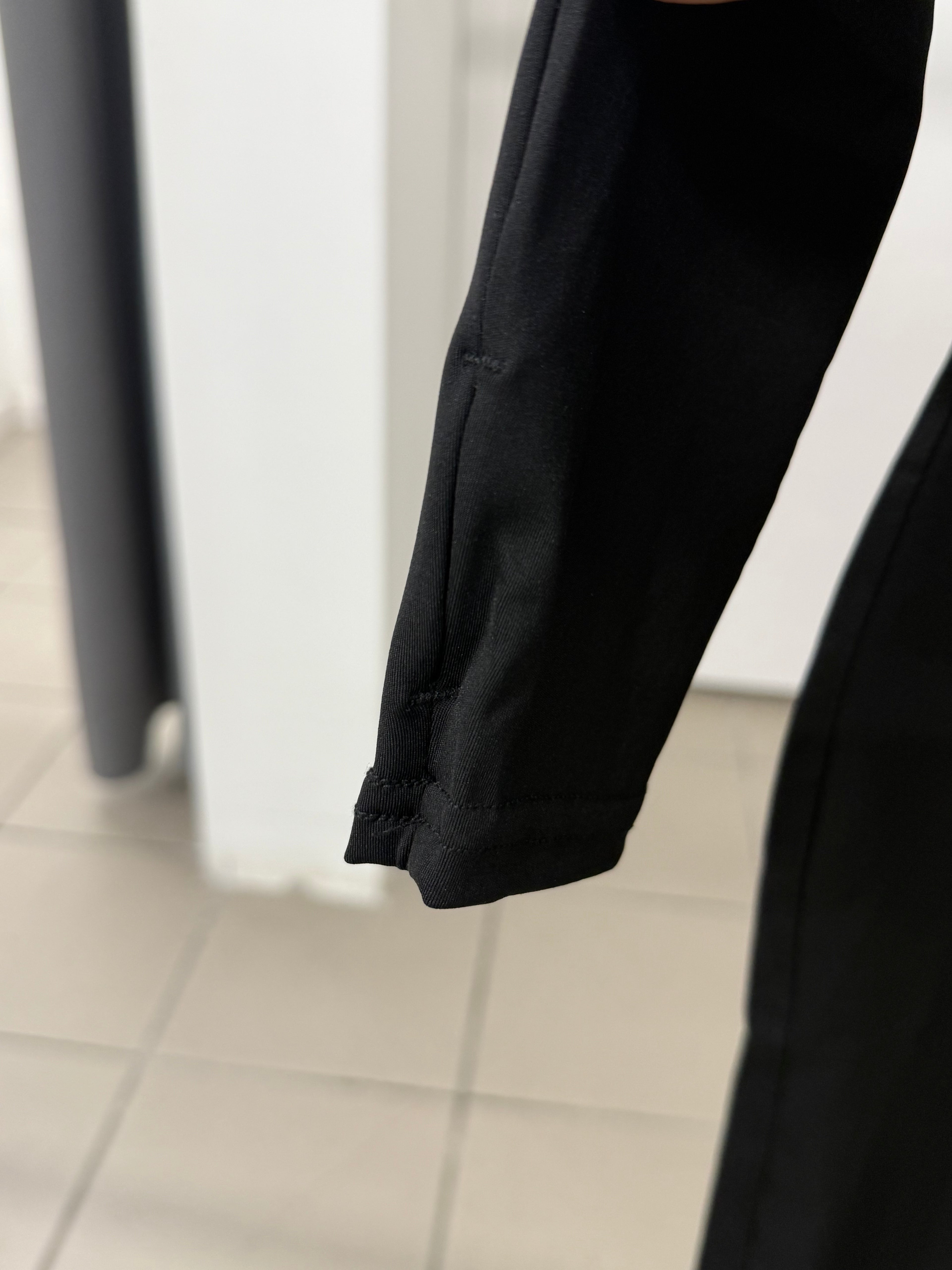 Jumpsuit in lycra con zip e manicotto