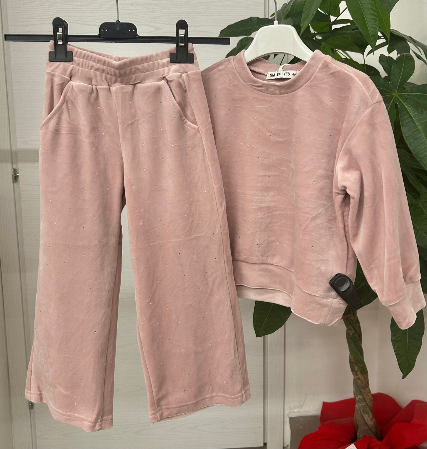 Set coordinato in ciniglia felpa e pantaloni brillantinati FGD MODA