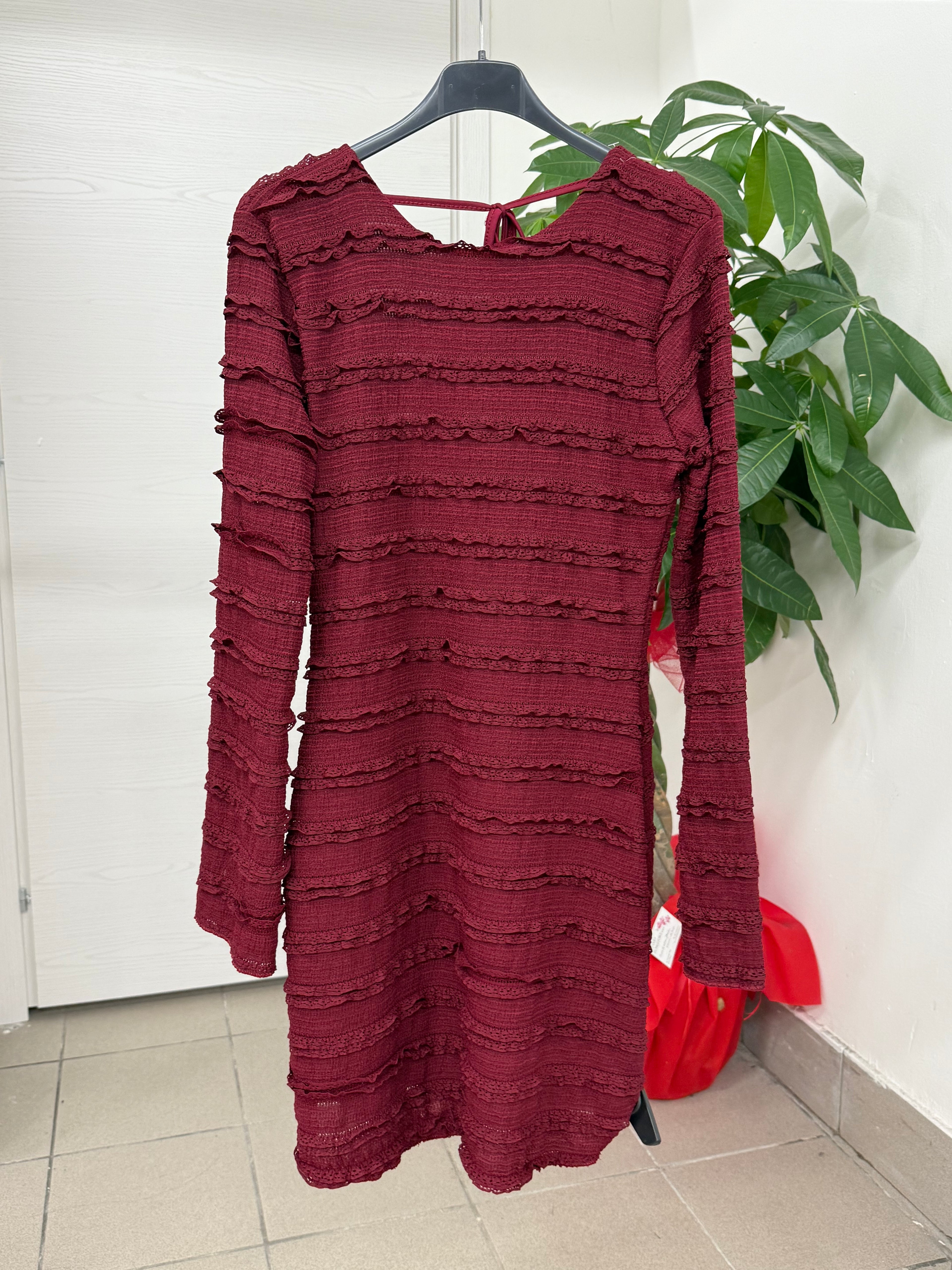 Abito lungo ricamato con scollatura sul retro FGD MODA