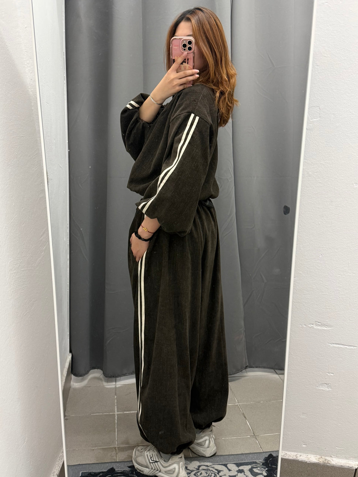 Set Coordinato In Velluto Giacca Bomber E Pantaloni Balloon Con Strisce Laterali FGD MODA