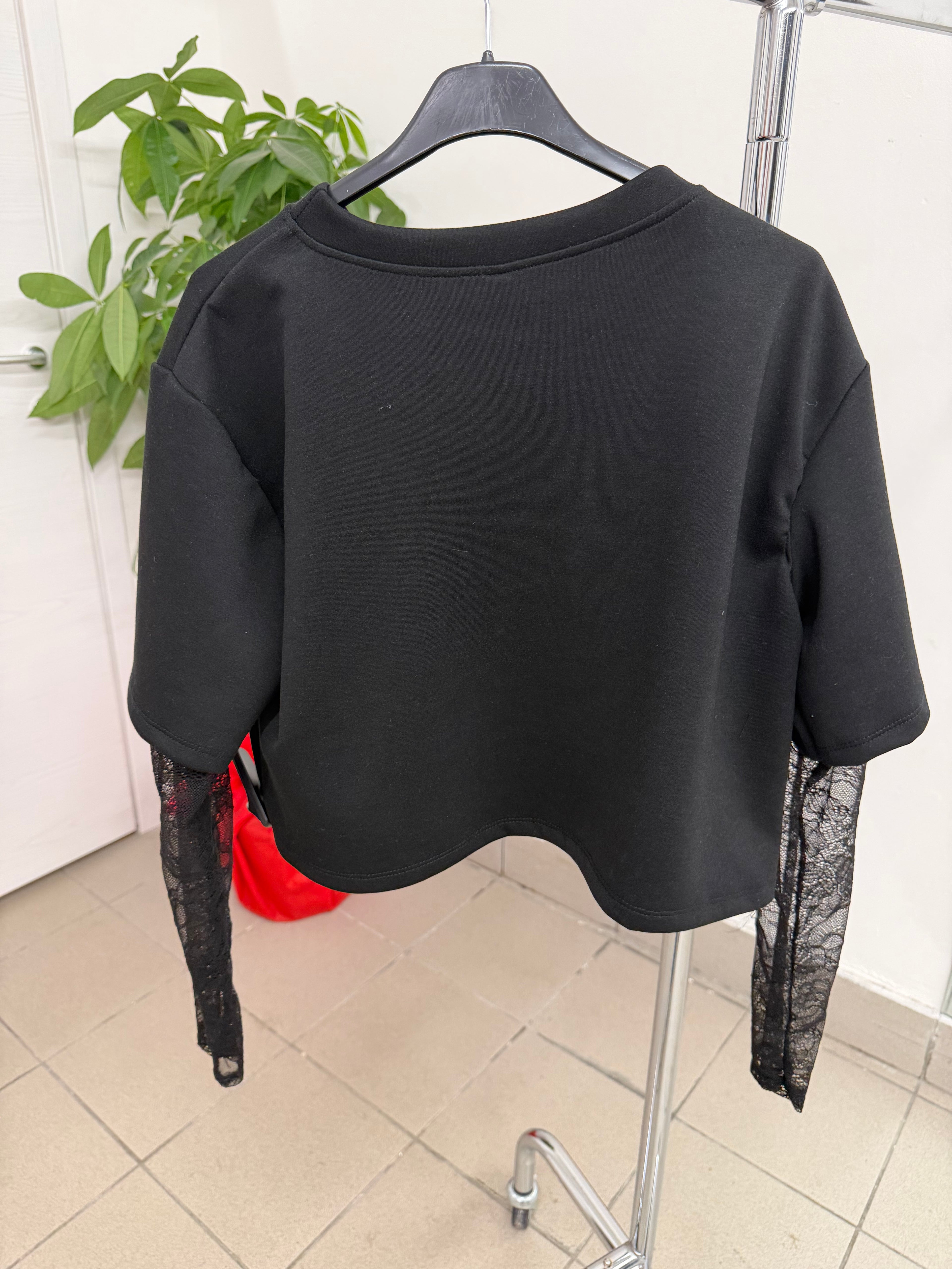 Maglietta con maniche in pizzo crop FGD MODA