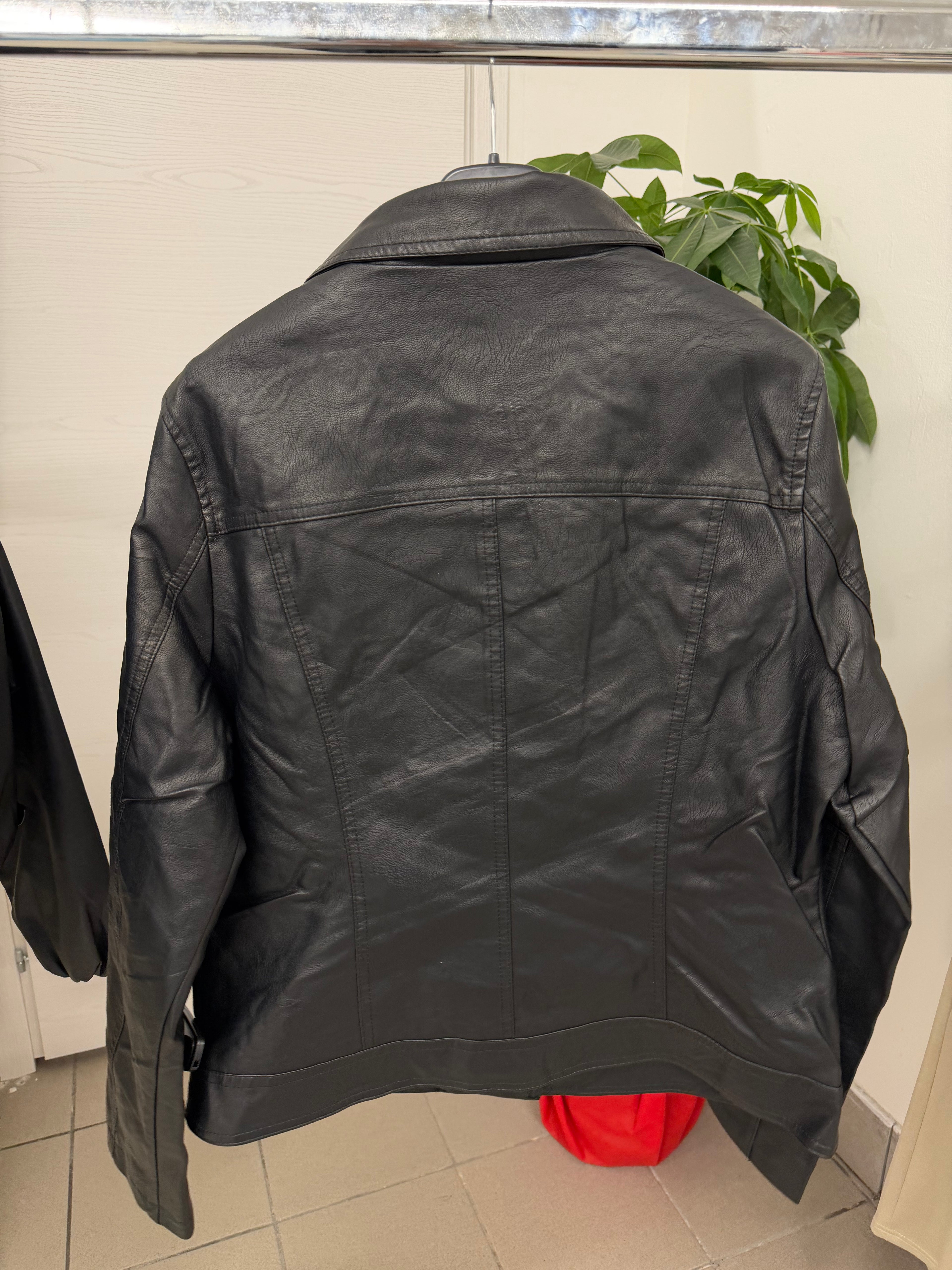 Giacca ecopelle taglia curvy FGD MODA