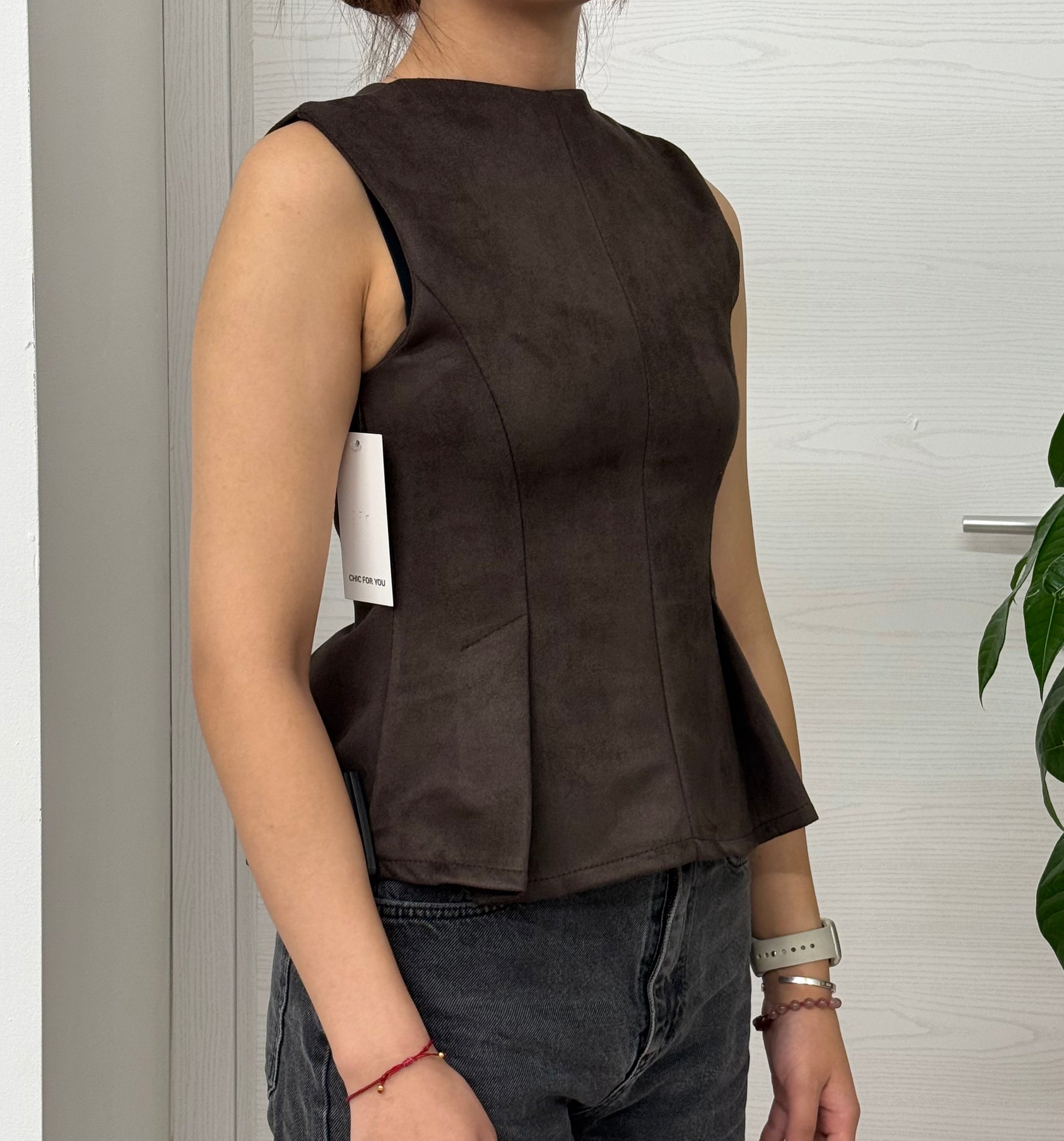 Top in camoscio con scollatura a gioiello FGD MODA