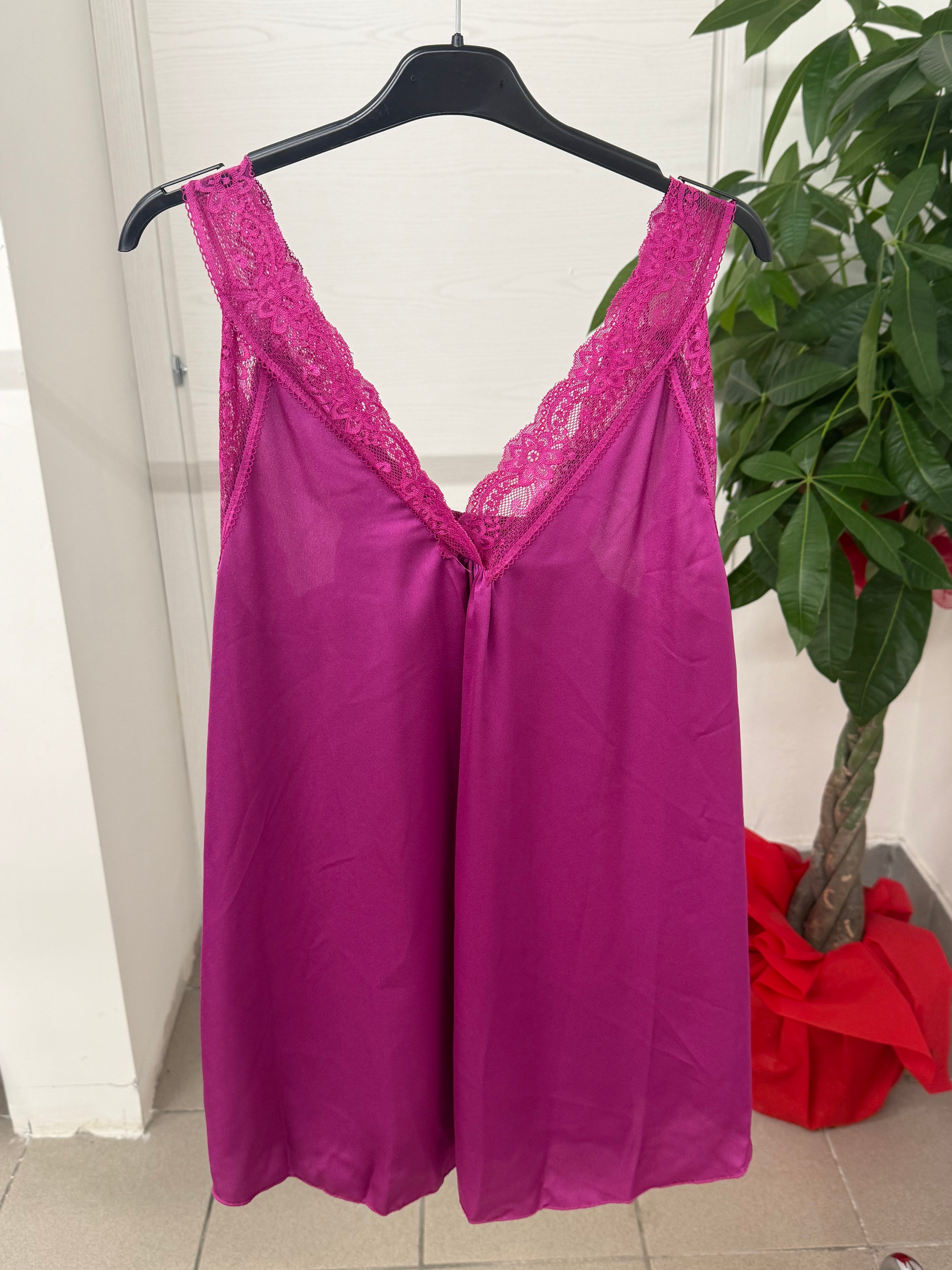 Canotta con bordo in pizzo
