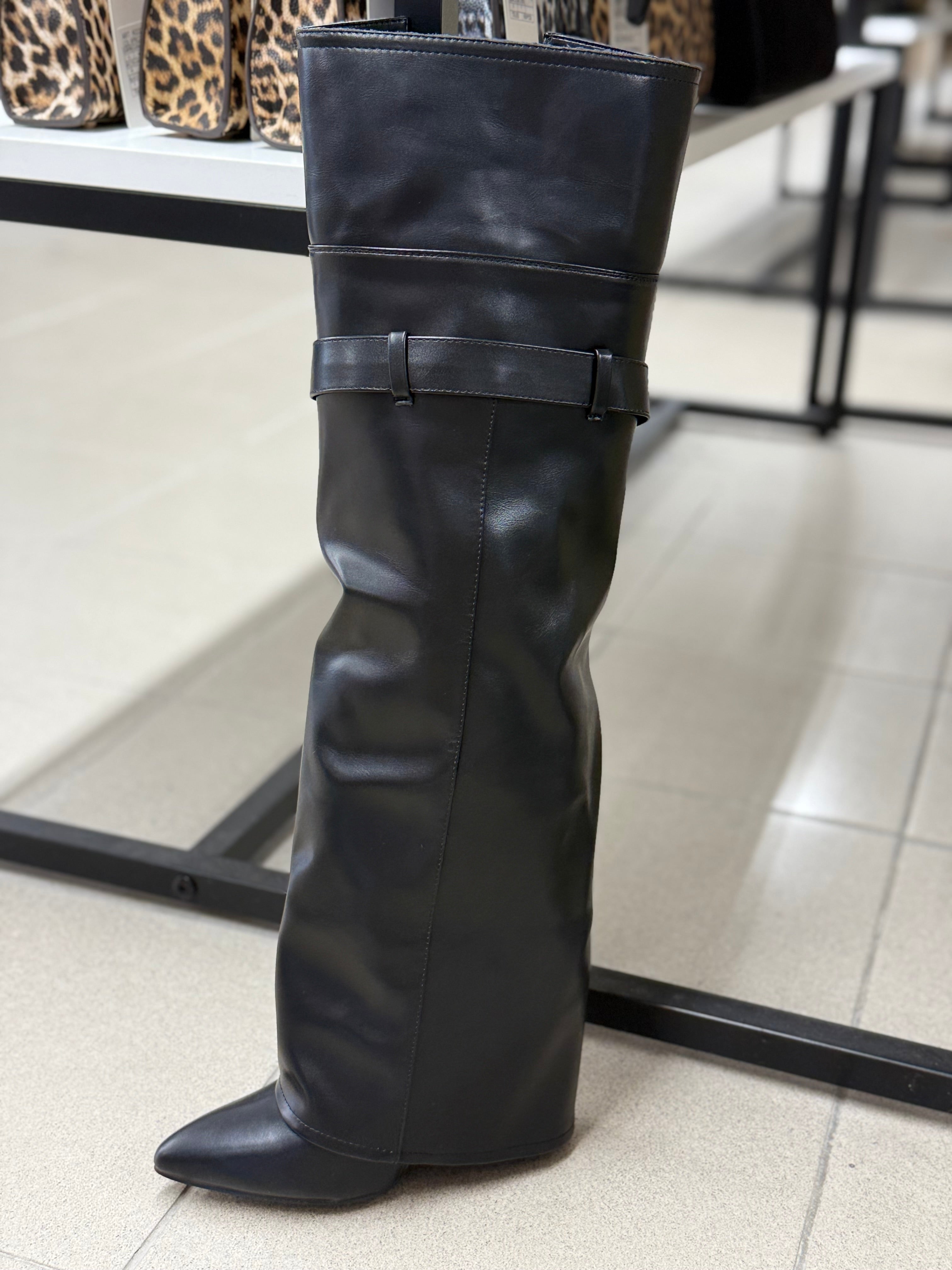 Stivali in ecopelle con risvolto alti FGD MODA