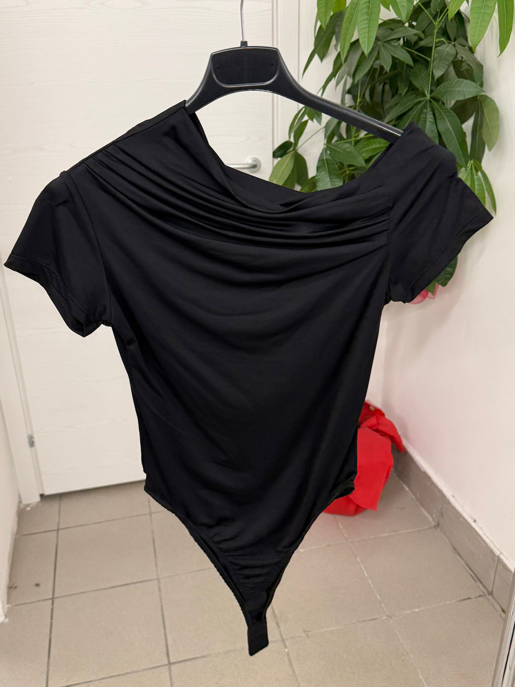 Body in lycra a maniche corte con scollo obliquo FGD MODA