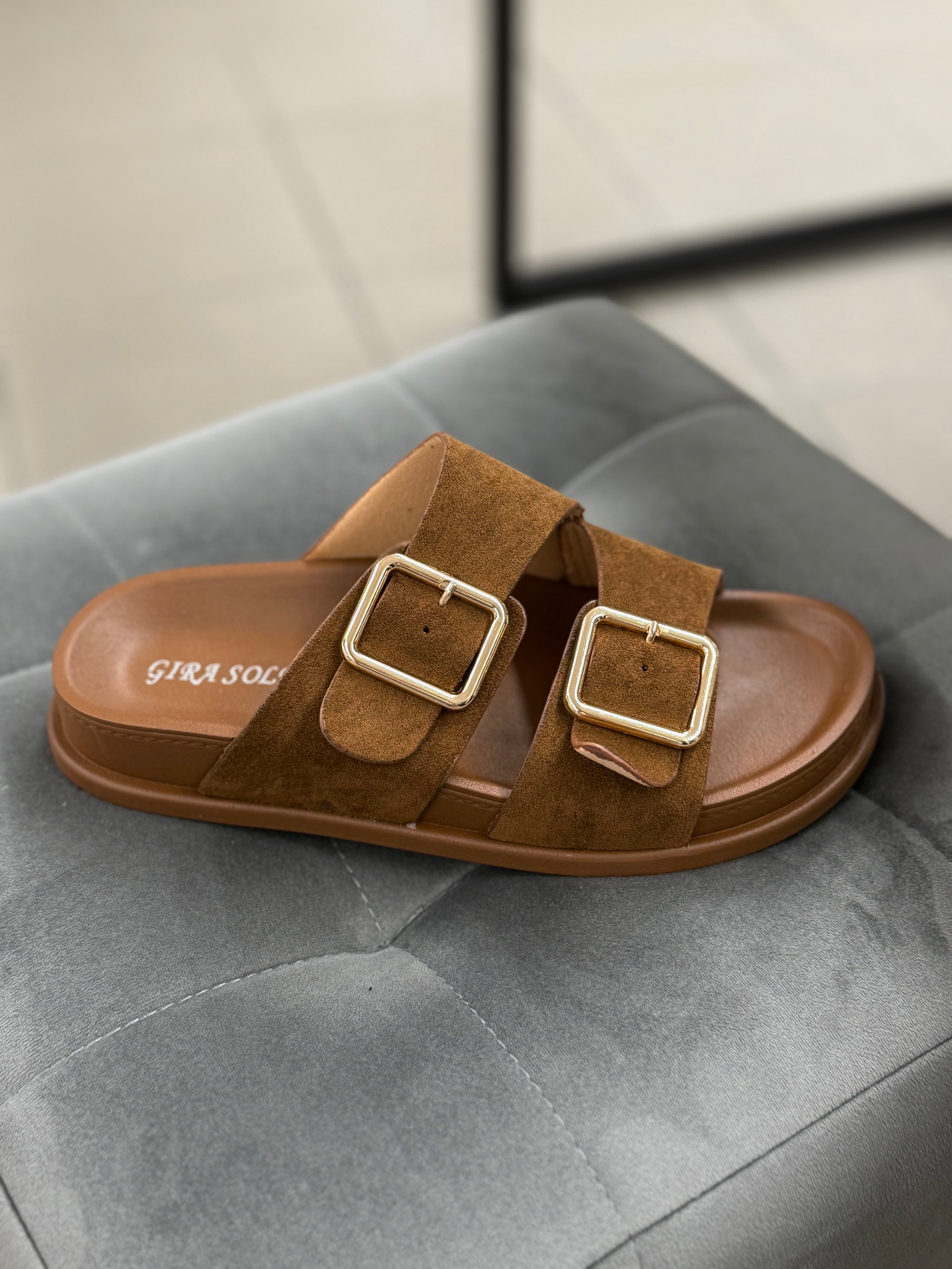 Ciabatta in camoscio con fibbie HF-80 FGD MODA