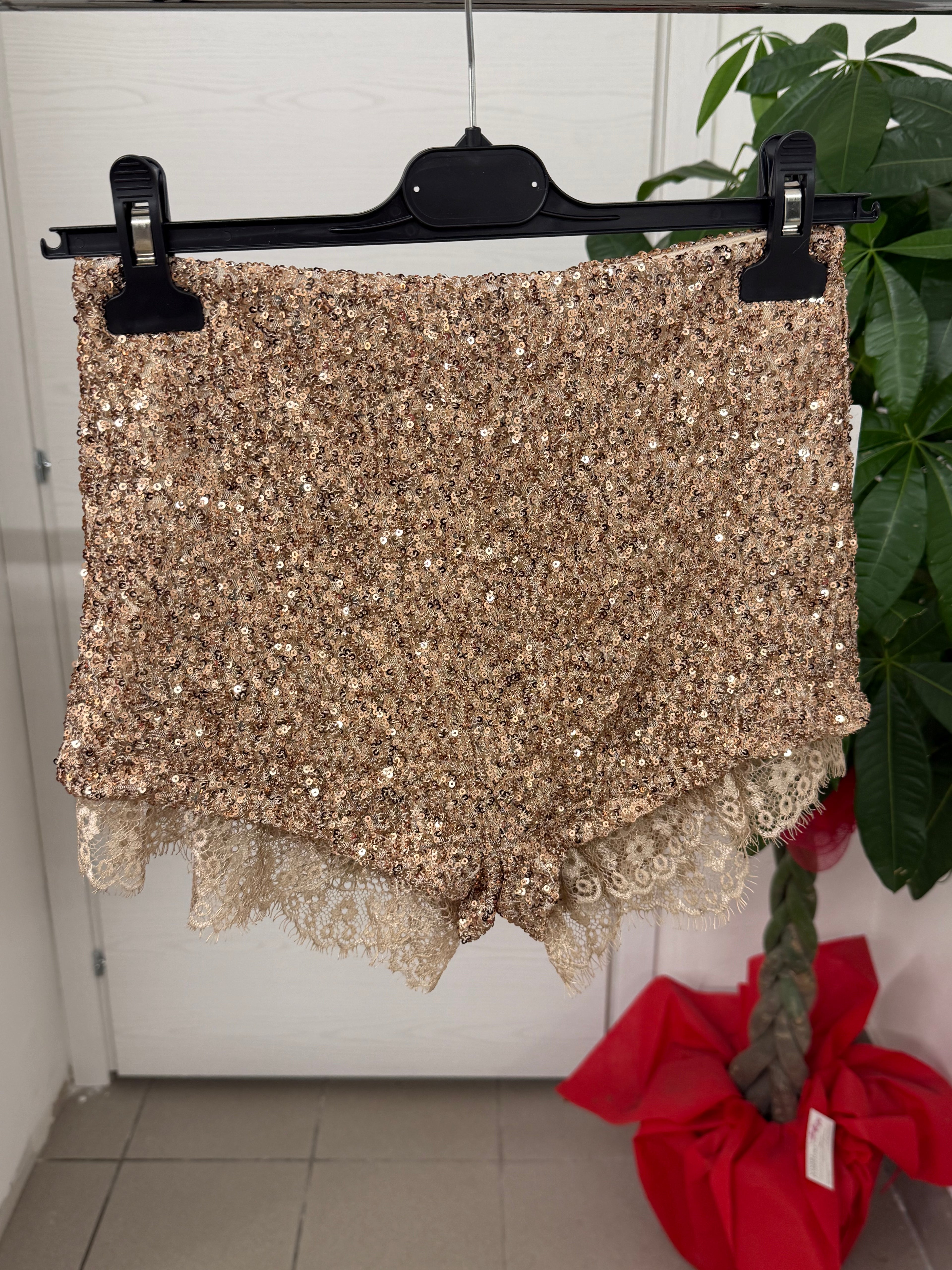 Pantaloncini con paillettes e pizzo FGD MODA