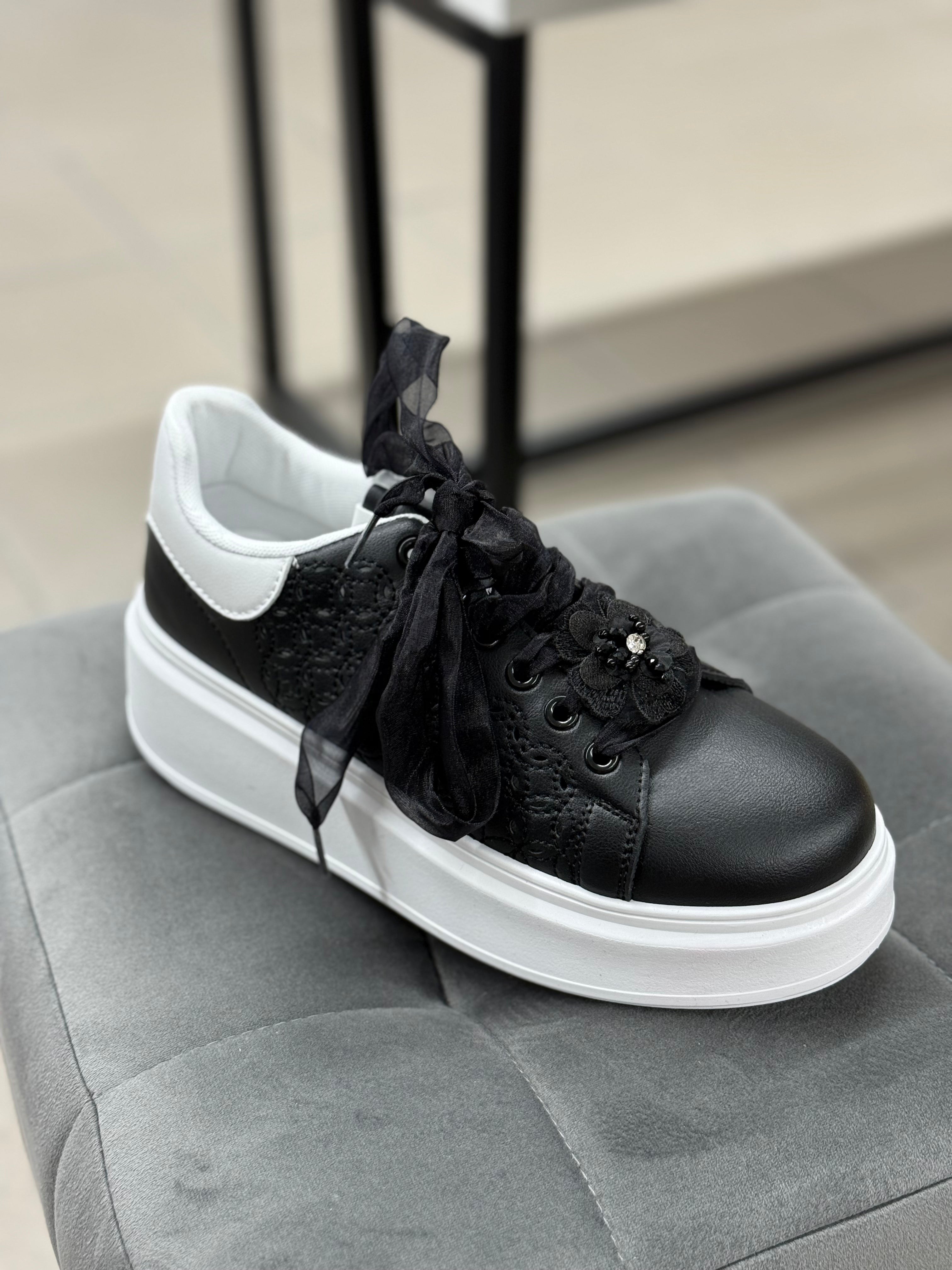 Sneakers platform alta con fiori