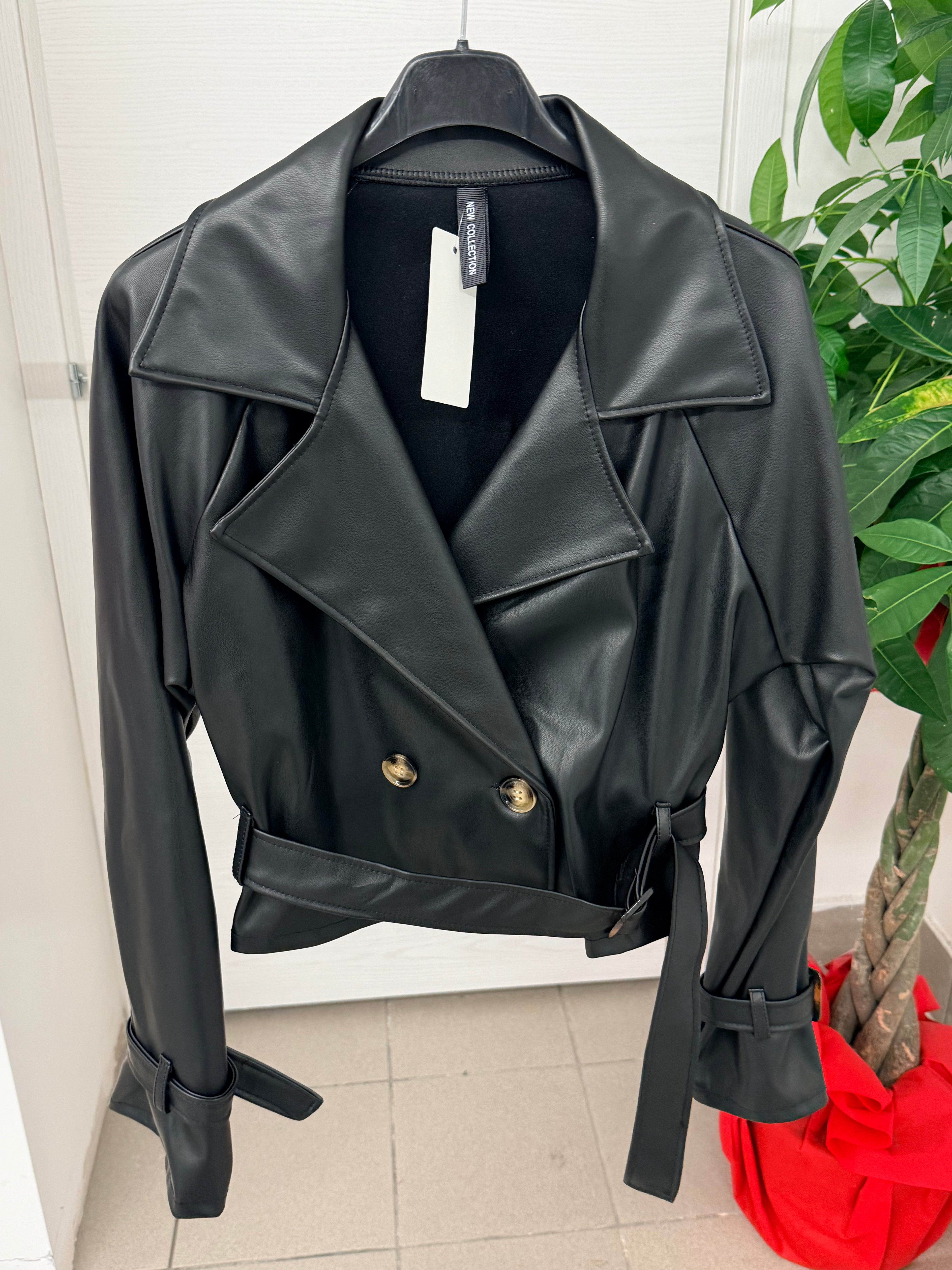 Giacca in ecopelle crop fit con cinta FGD MODA