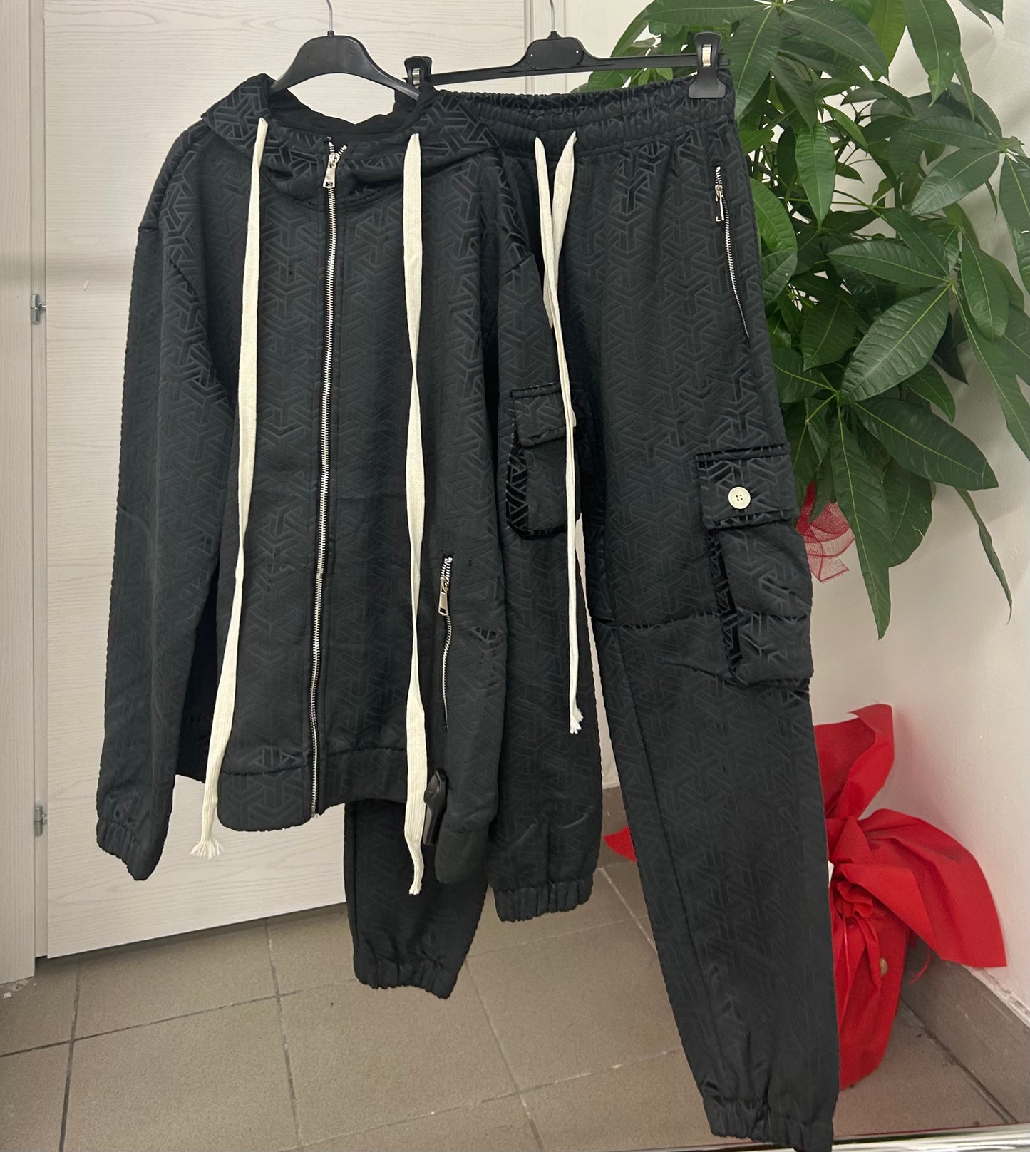 Set coordinato felpa e pantaloni in velluto a fantasia FGD MODA