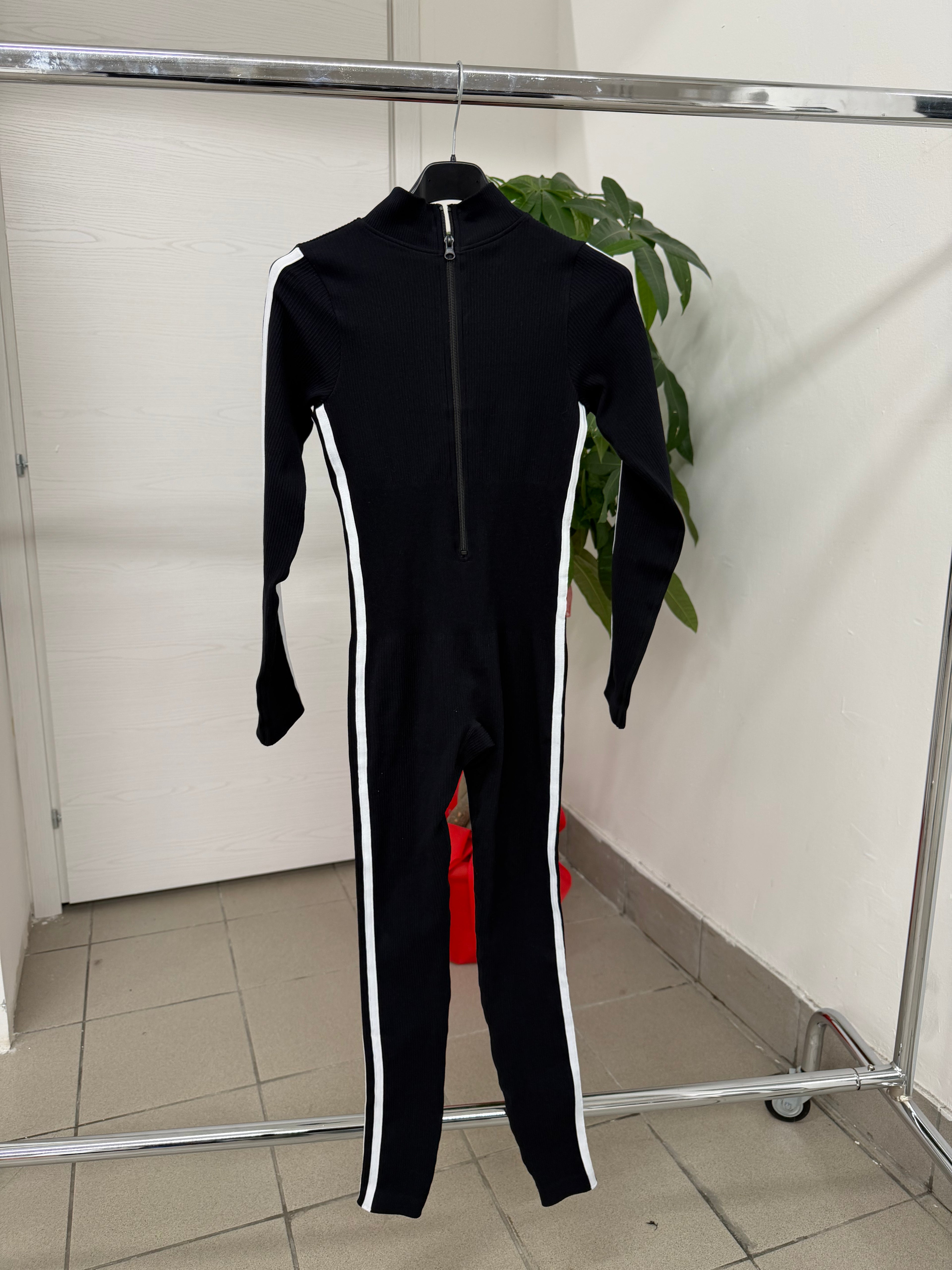 Jumpsuit con righe laterali