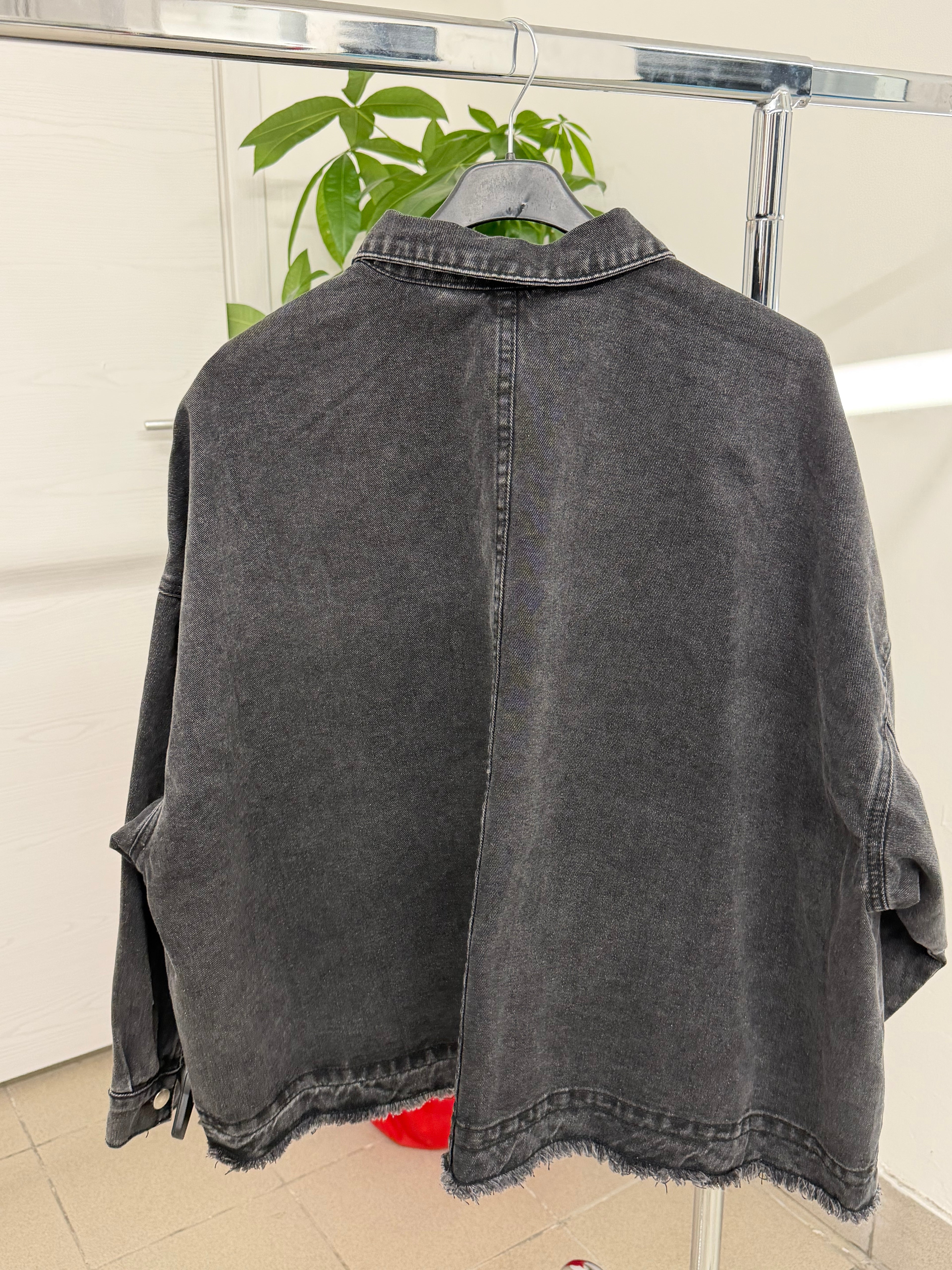 Giacca denim con tasche brillantinate taglia curvy