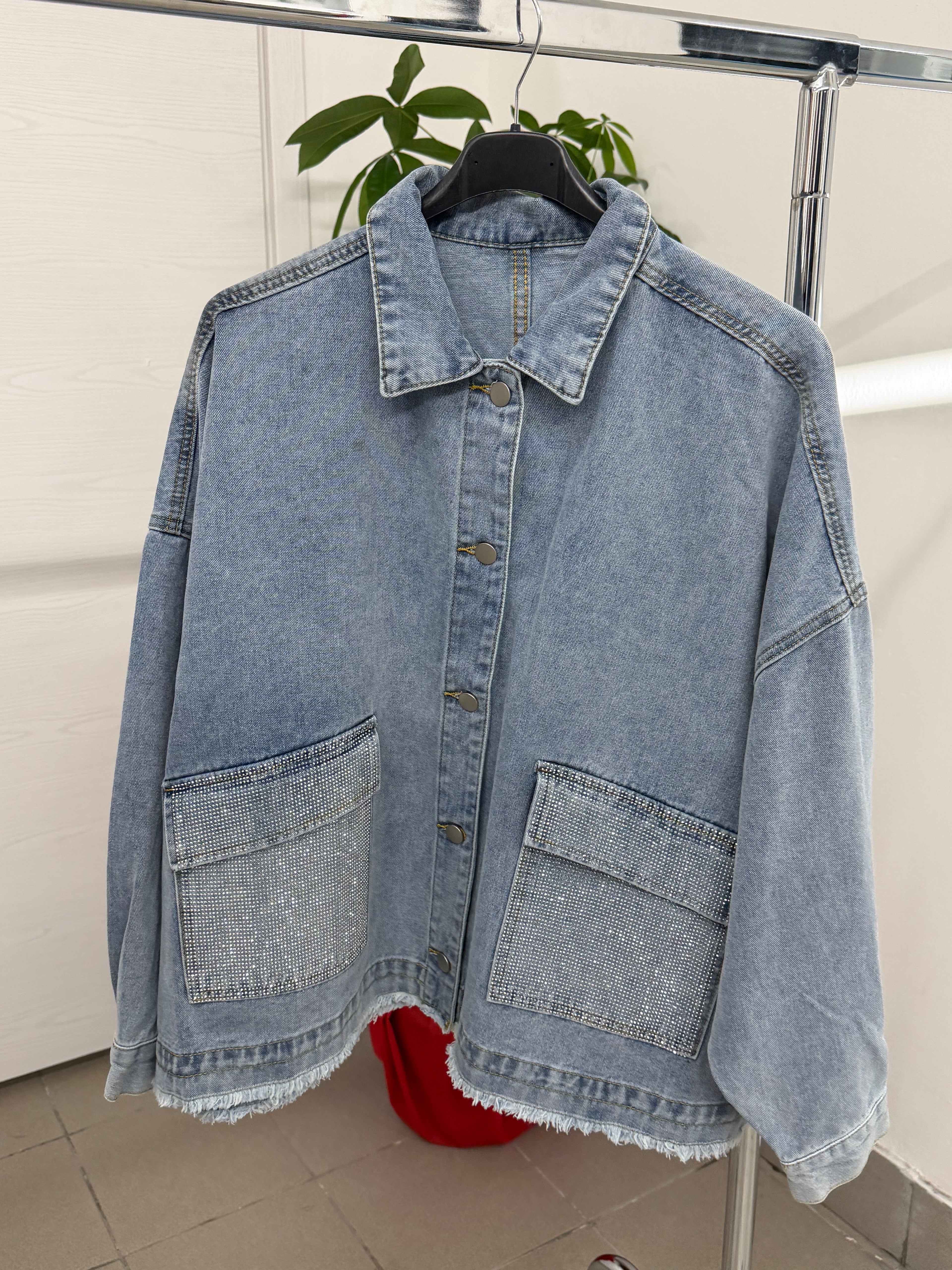 Giacca denim con tasche brillantinate taglia curvy