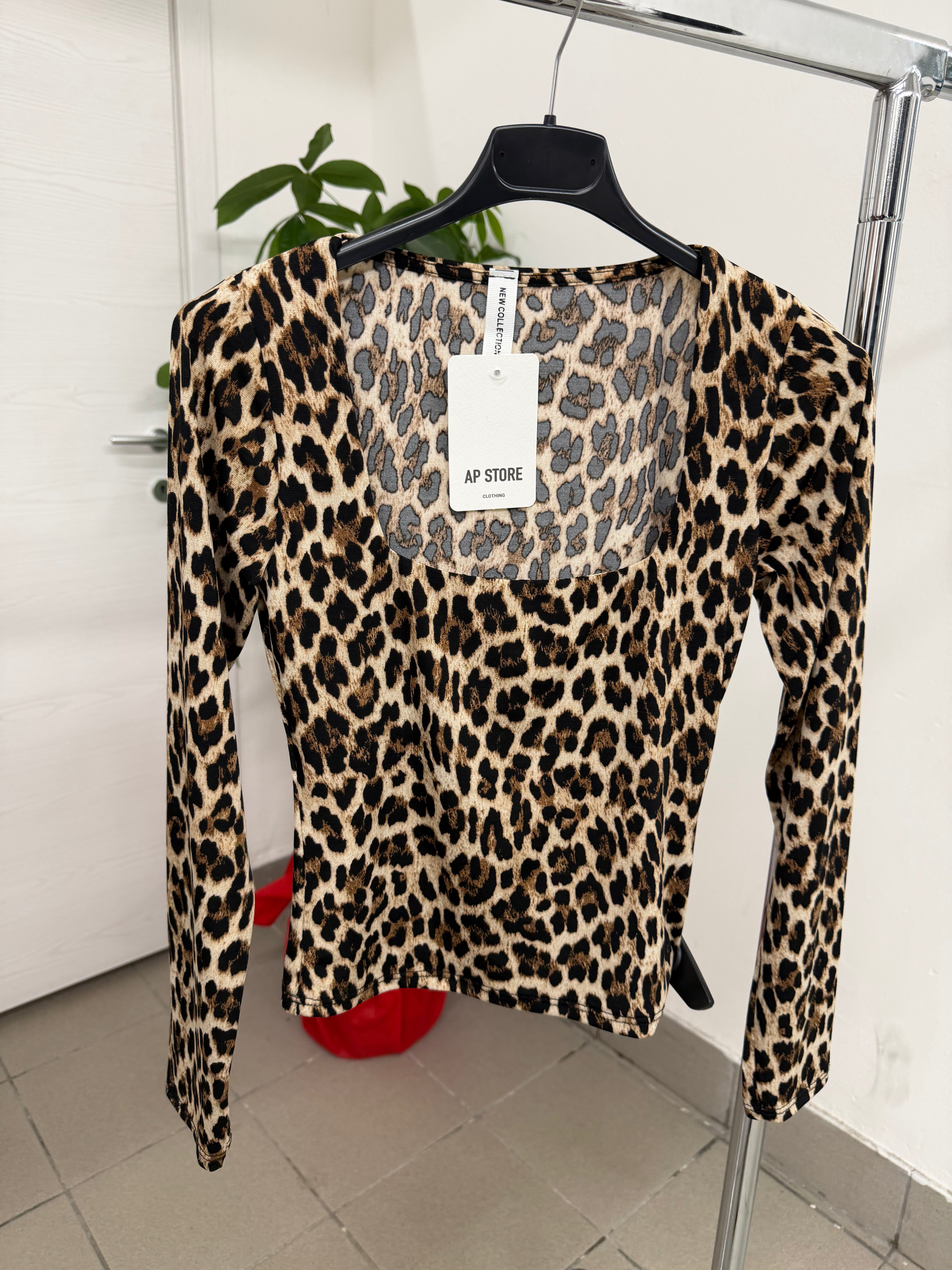 Maglietta leopardata scollo quadrato FGD MODA