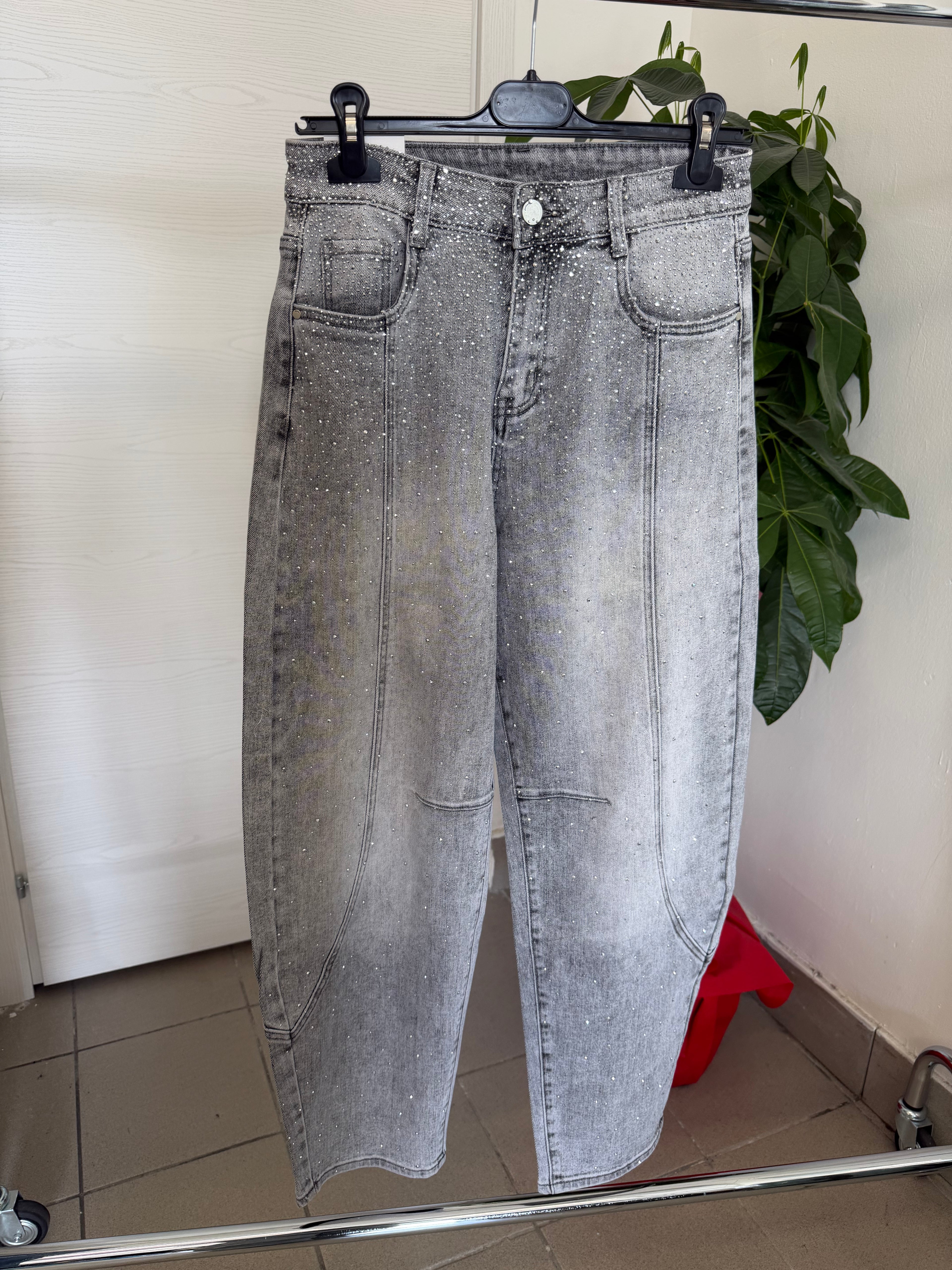 Jeans balloon grigio con brillantini FGD MODA